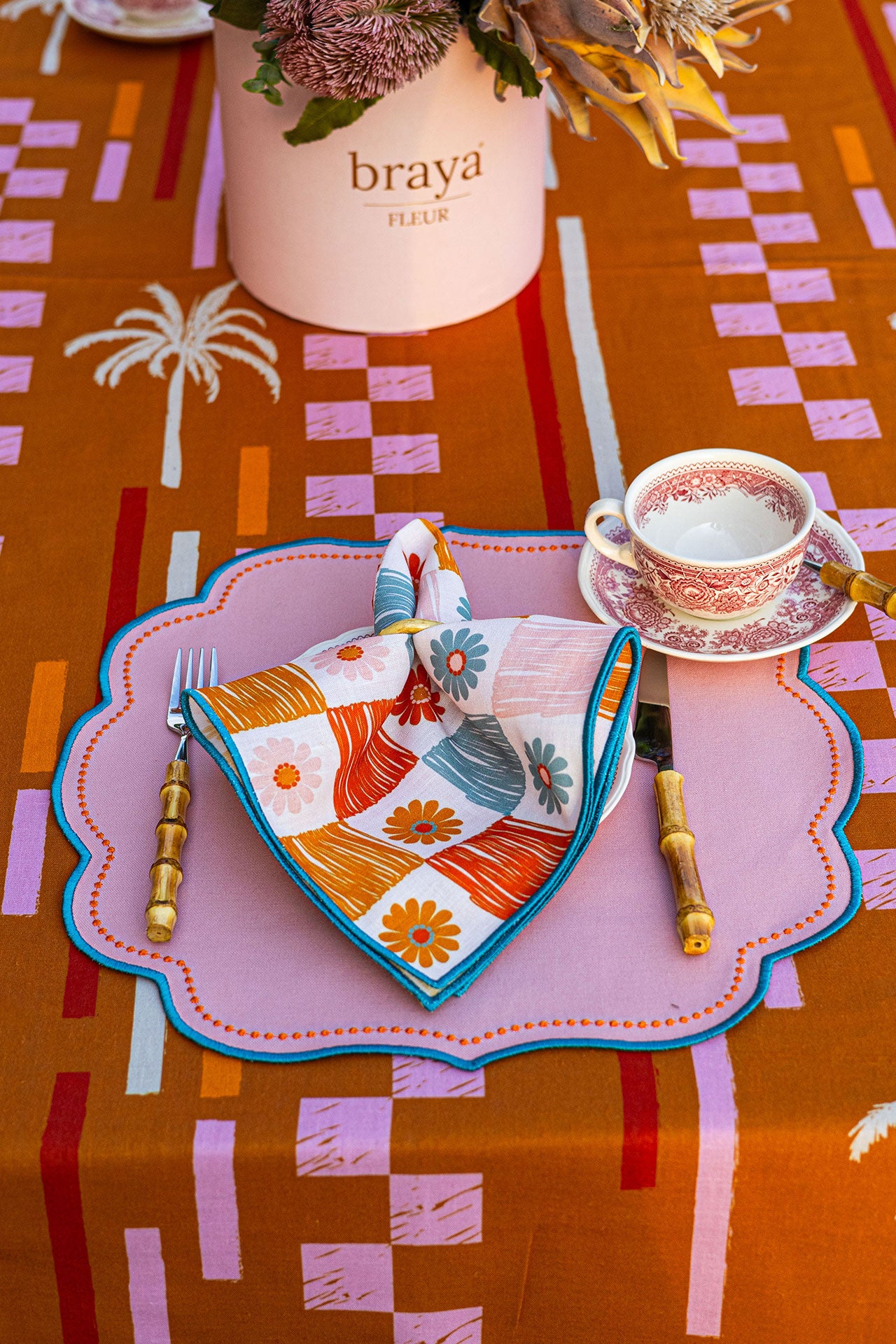 Palms & Sands Masa Örtüsü