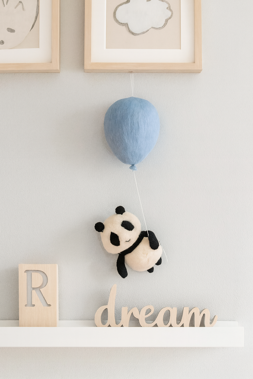 Panda'nın Mavi Balon Düşü Duvar Süsü