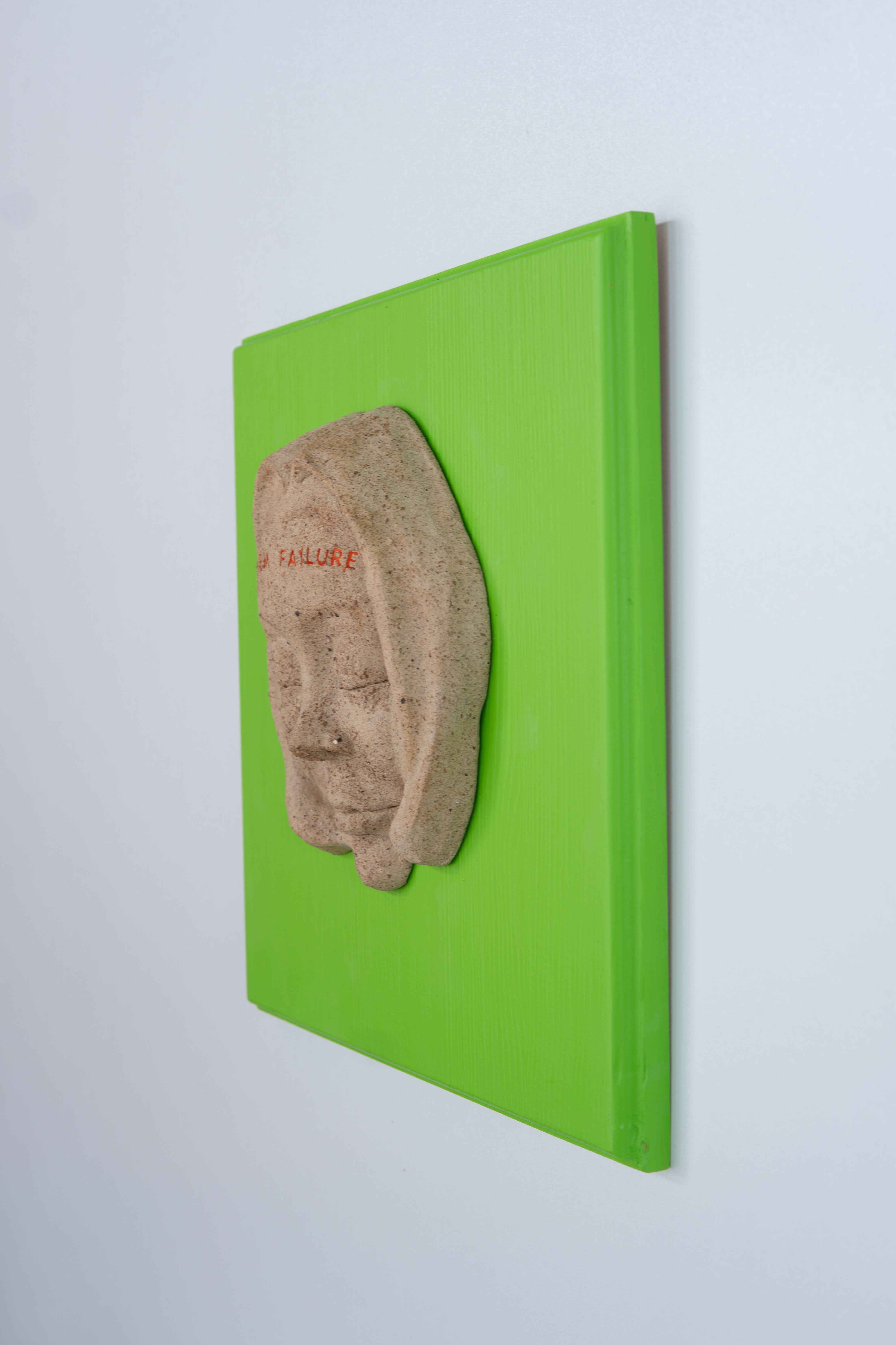 Parlak Yeşil Dopamin Dekor Seramik Duvar Panosu System Failure