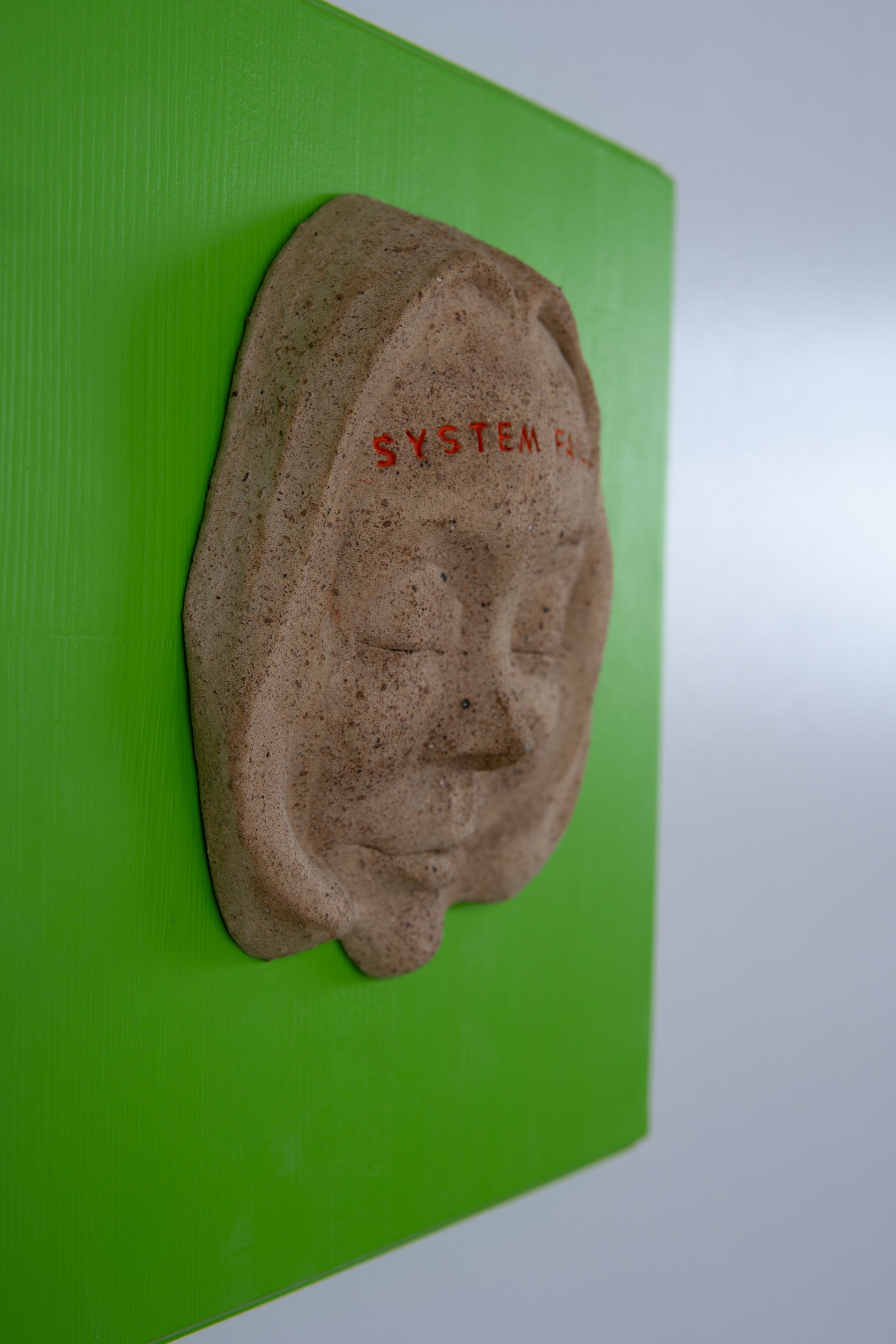 Parlak Yeşil Dopamin Dekor Seramik Duvar Panosu System Failure