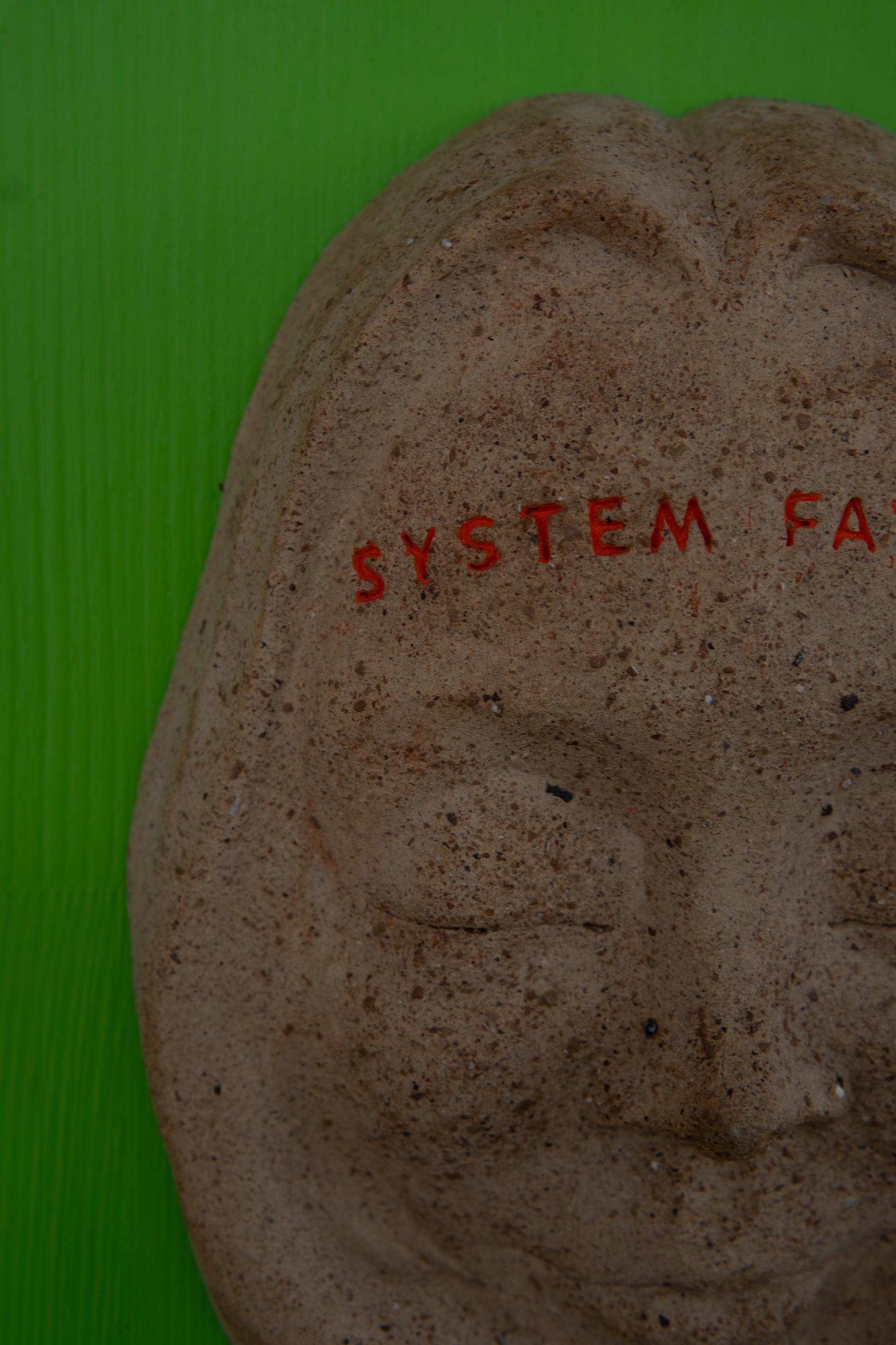 Parlak Yeşil Dopamin Dekor Seramik Duvar Panosu System Failure