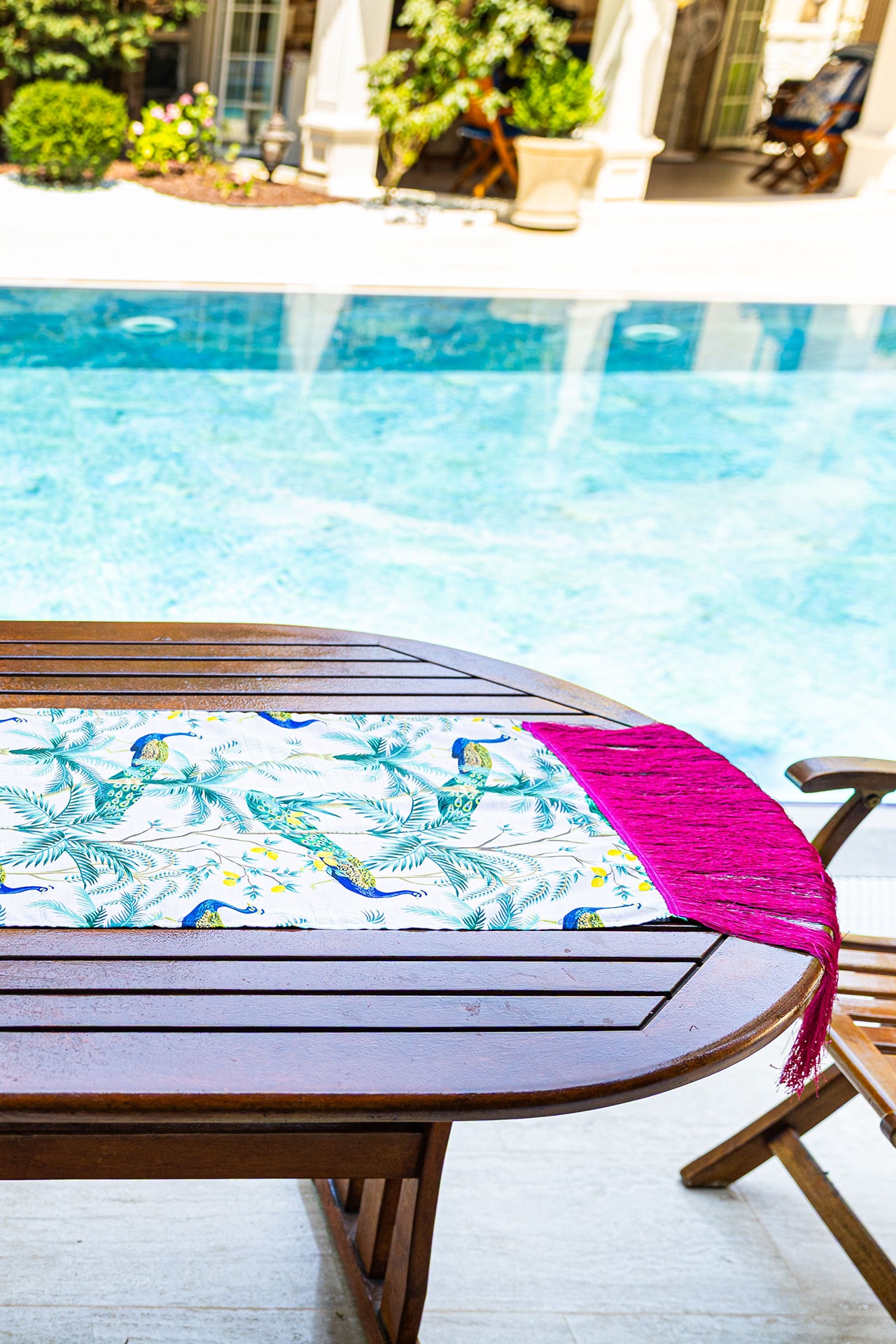 Peacock Grace Runner