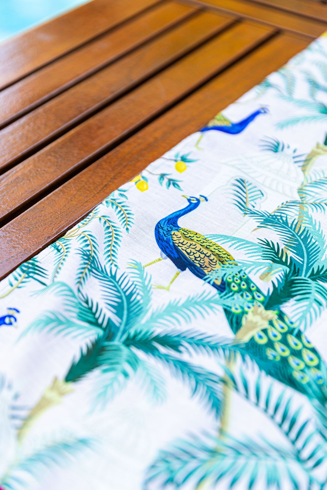 Peacock Grace Runner