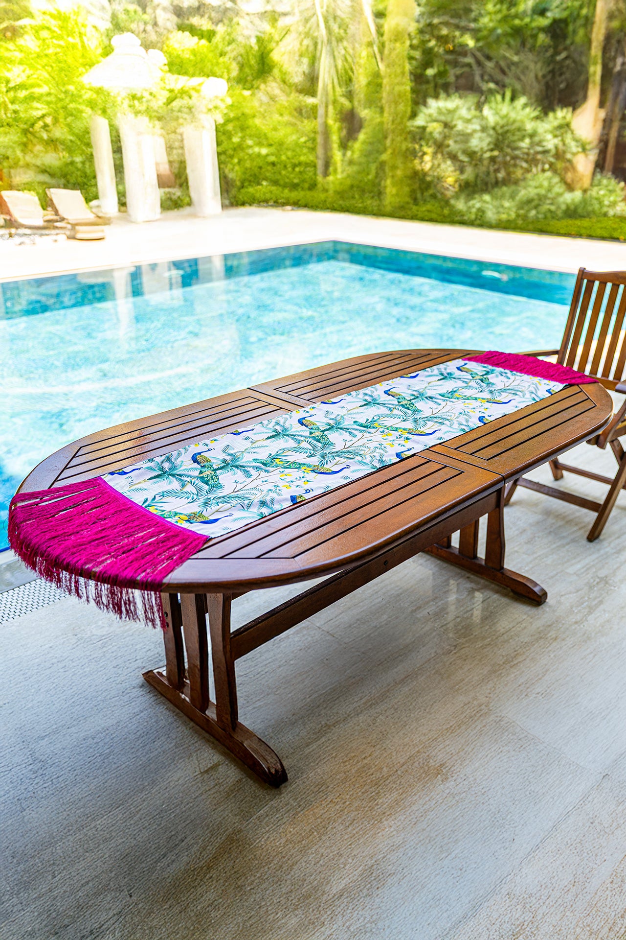 Peacock Grace Runner