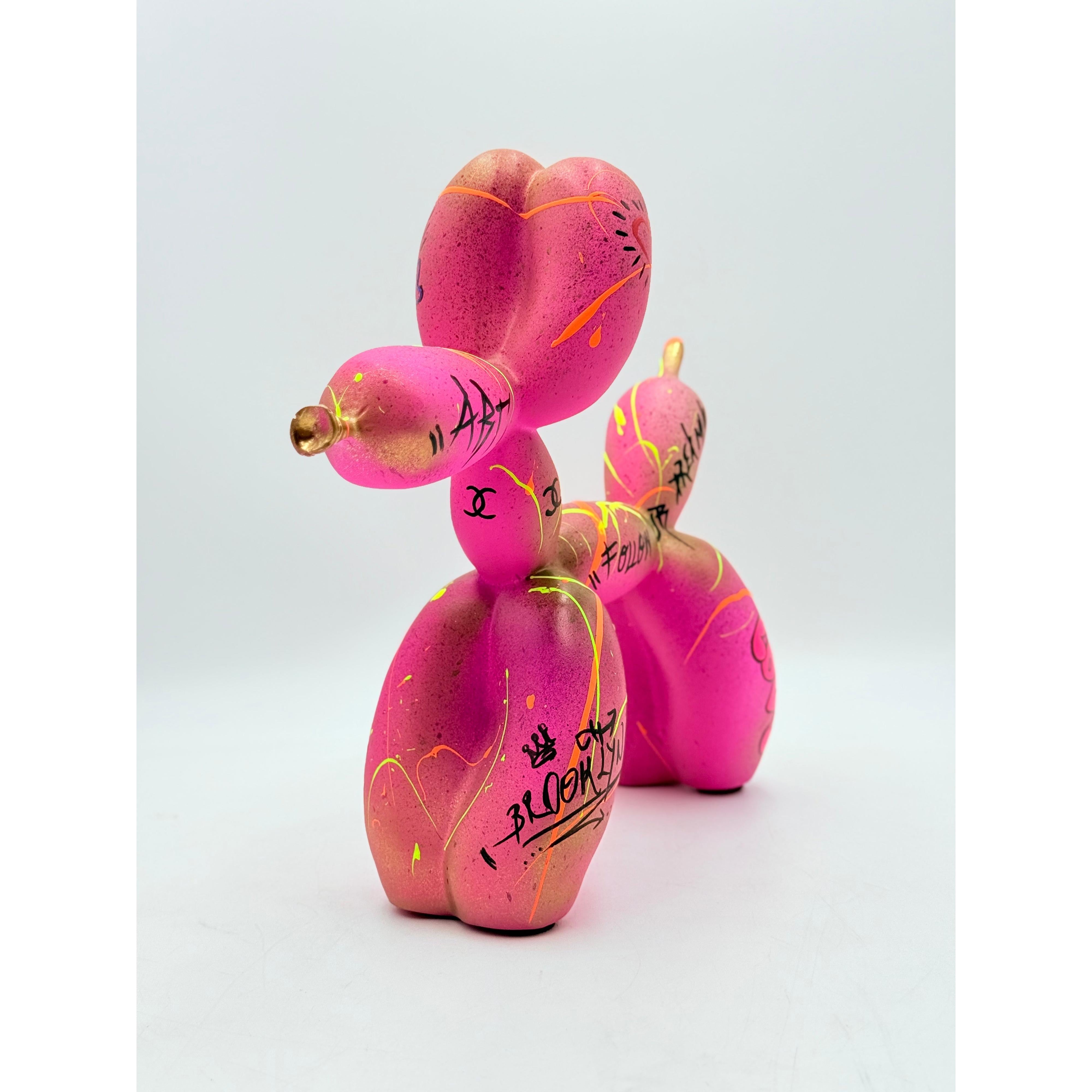 Pembe “Follow Your Dreams” Balon Köpek Heykeli