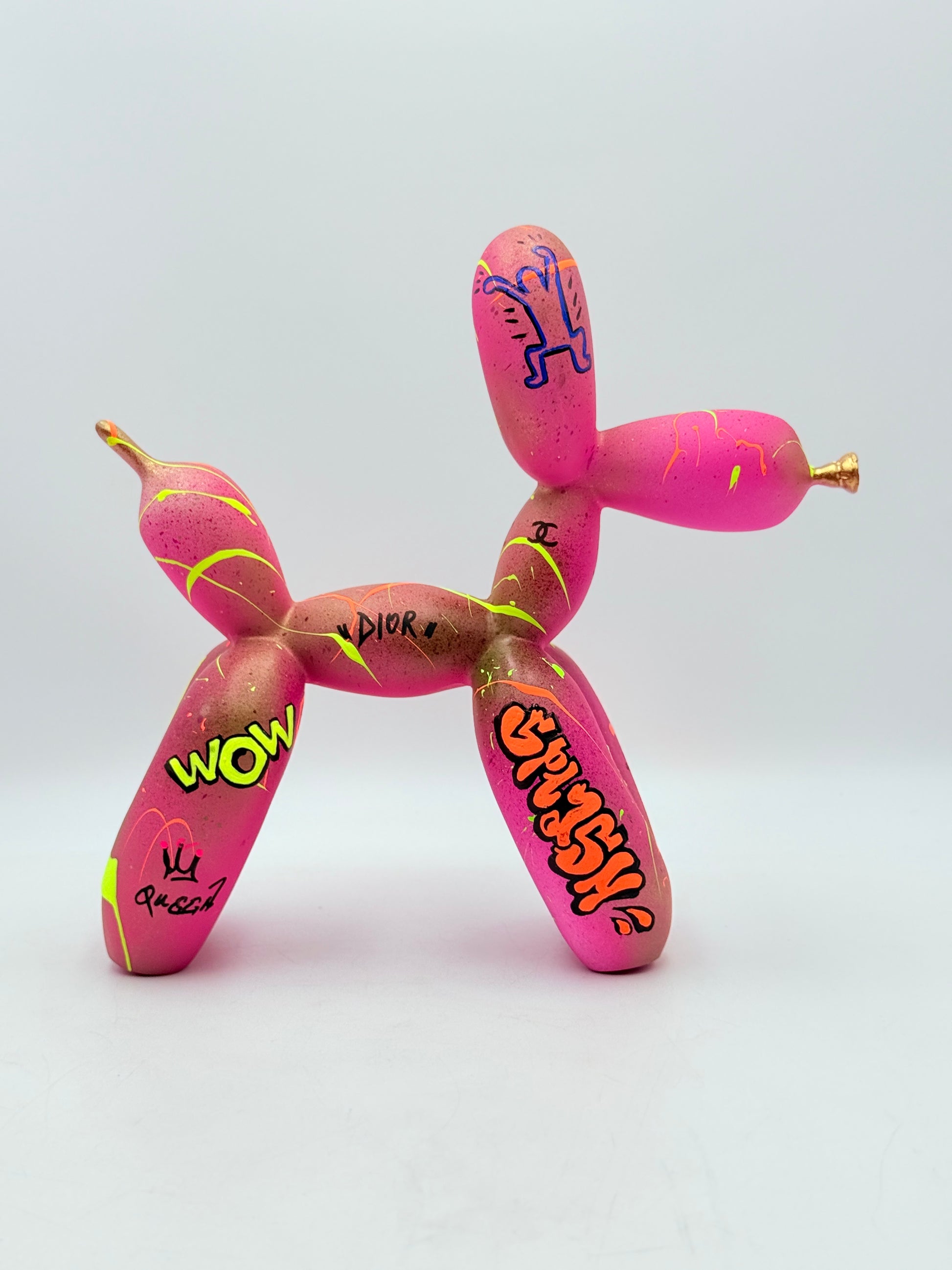 Pembe “Follow Your Dreams” Balon Köpek Heykeli