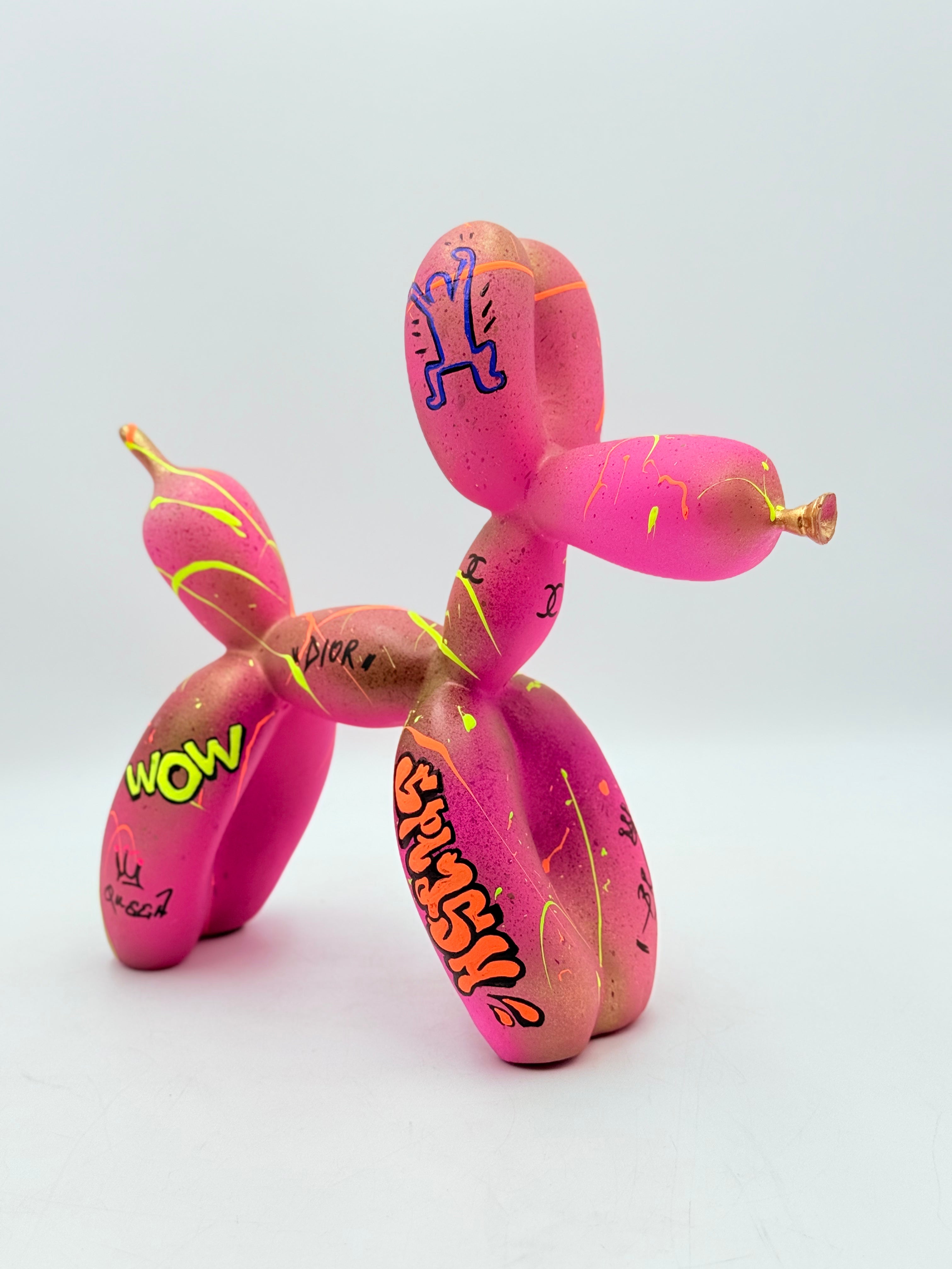 Pembe “Follow Your Dreams” Balon Köpek Heykeli