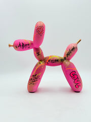 Pembe “Follow Your Dreams” Balon Köpek Heykeli