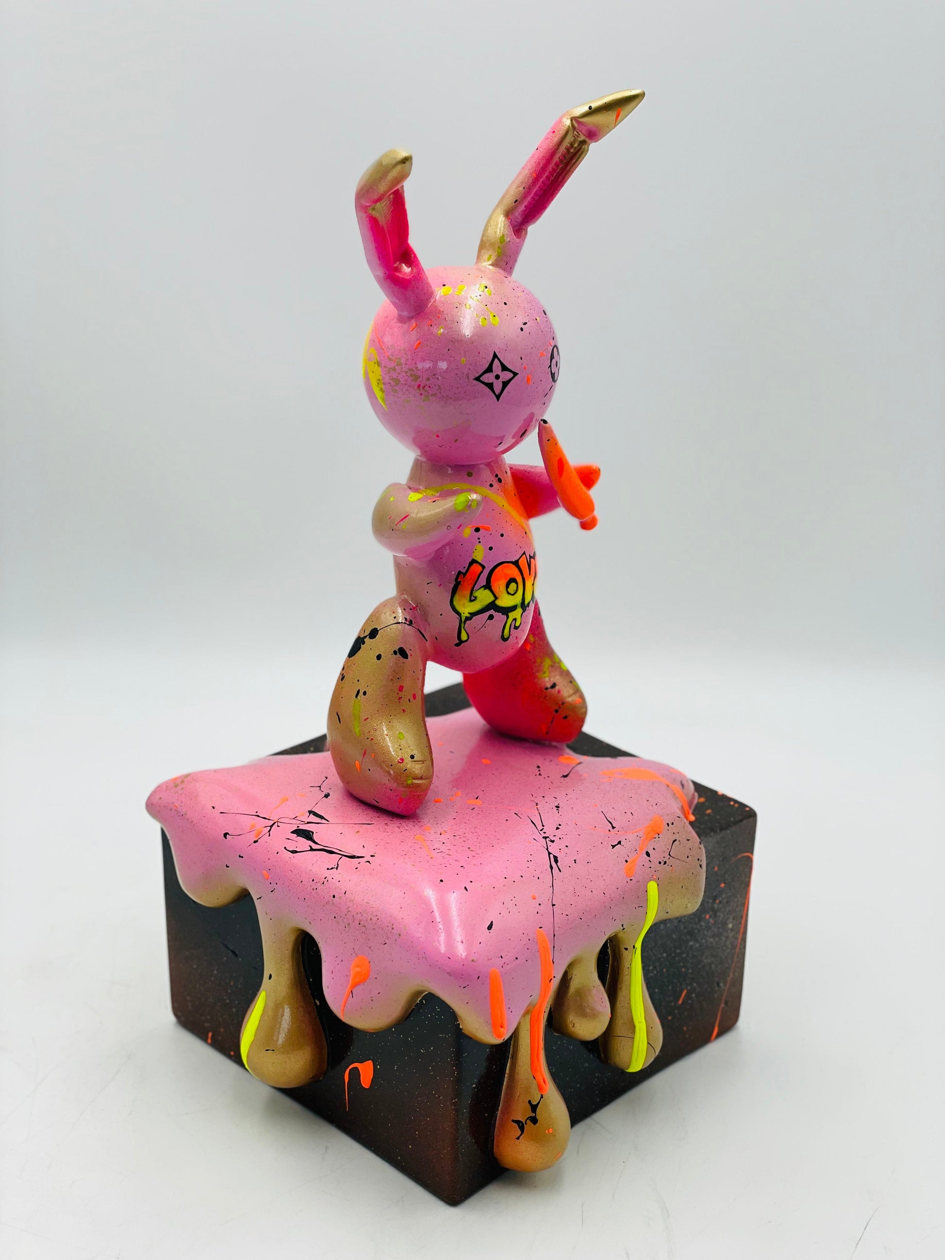 Pembe Love Mottolu Balon Tavşan Heykeli