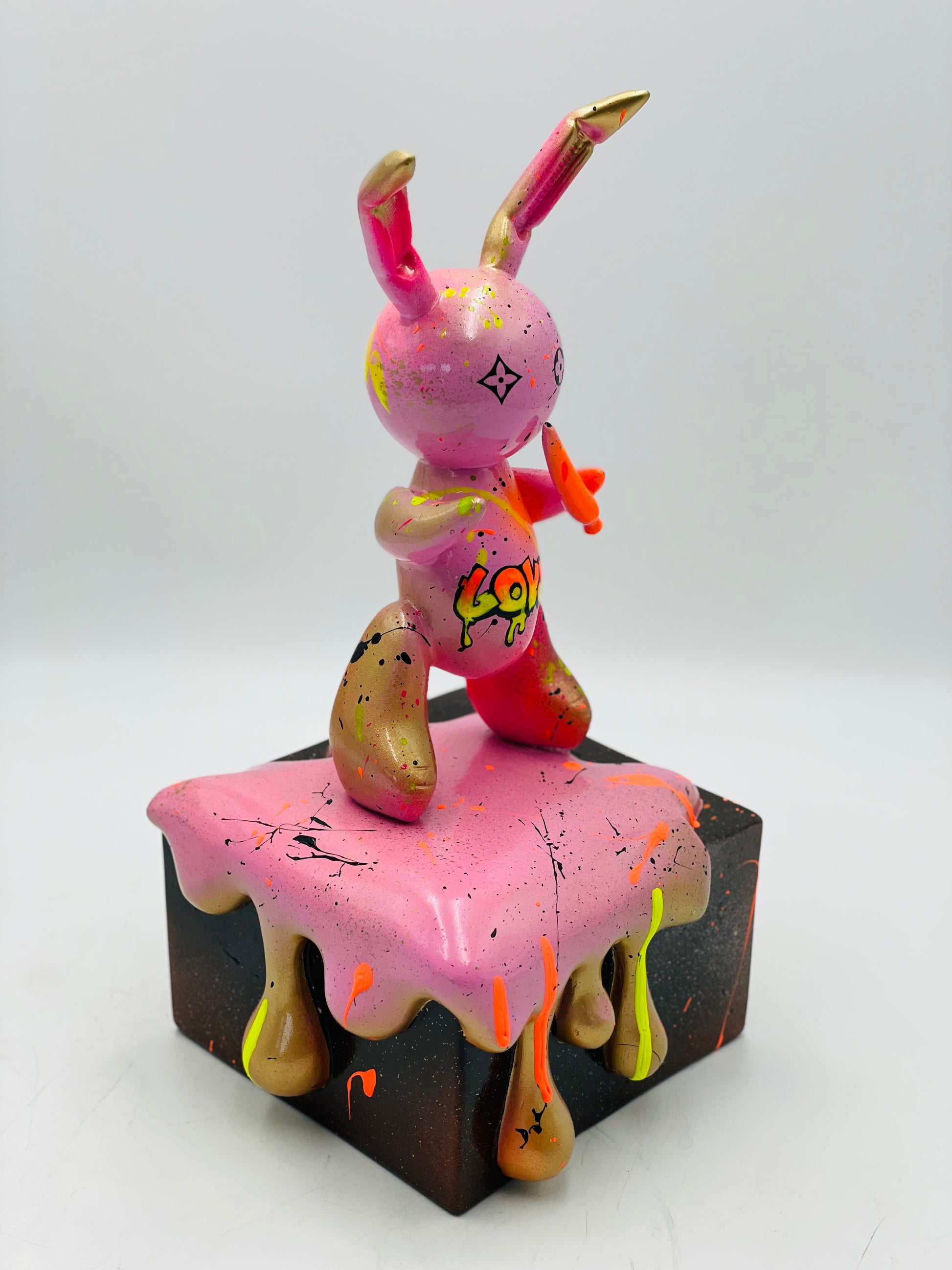 Pembe Love Mottolu Balon Tavşan Heykeli