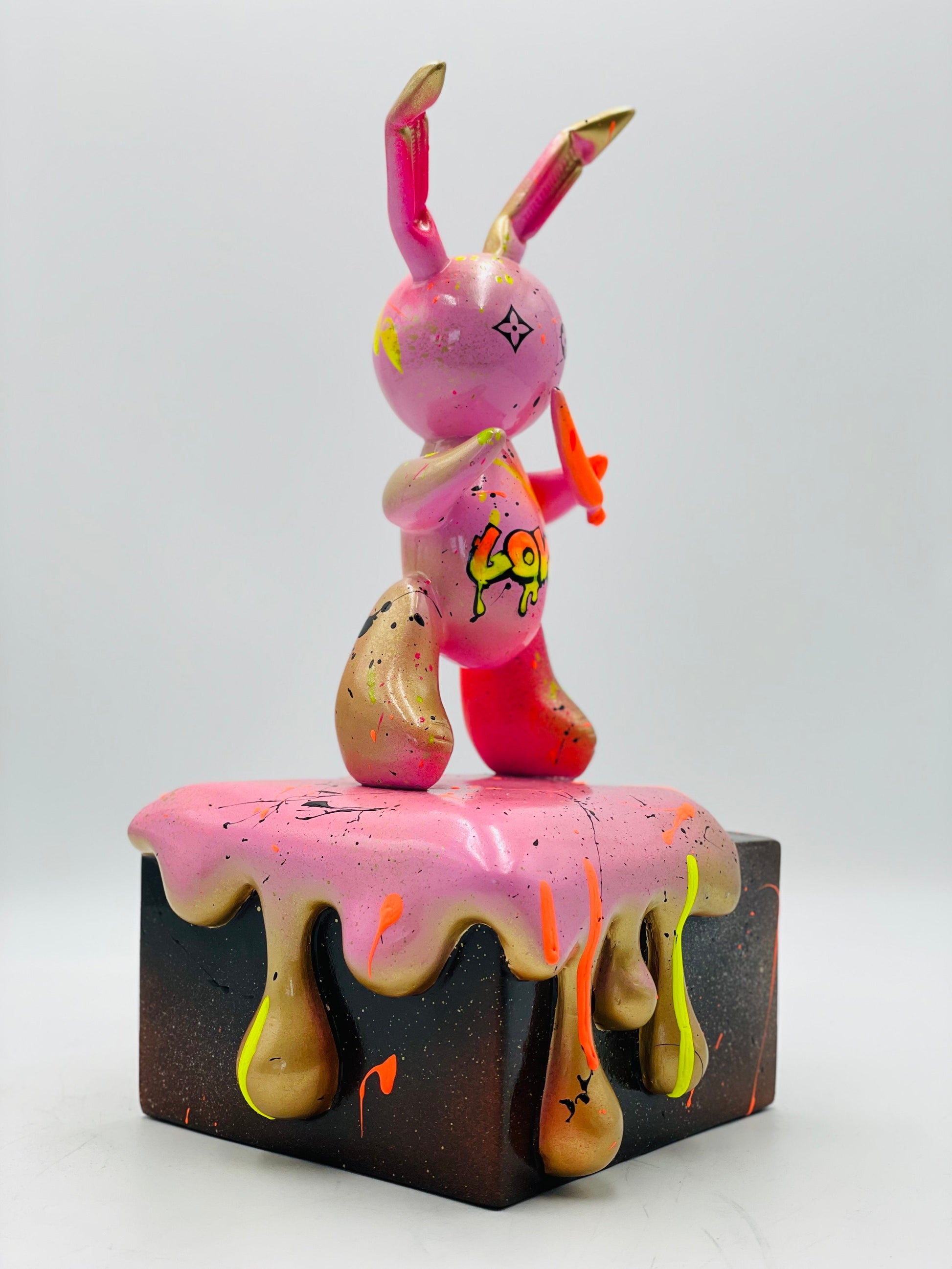 Pembe Love Mottolu Balon Tavşan Heykeli