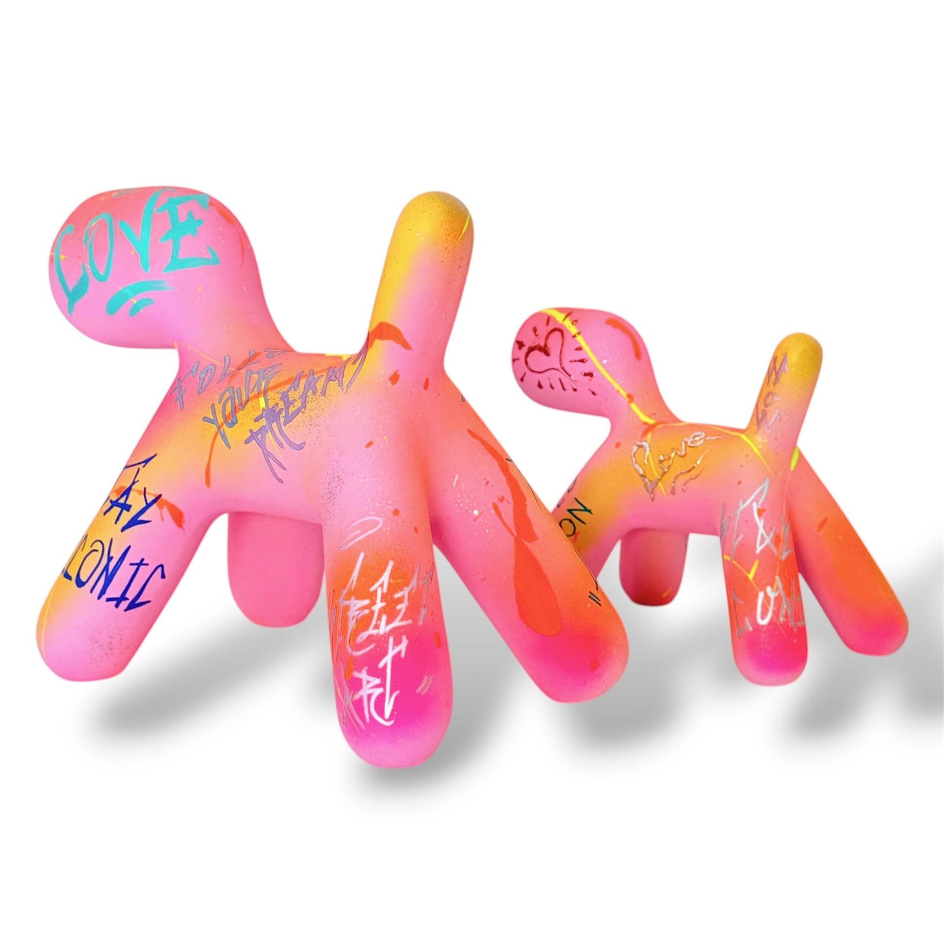 Pembe Puppy Heykel Seti – Graffiti Pop Art Temalı 2’Li Soyut Köpek Heykeli