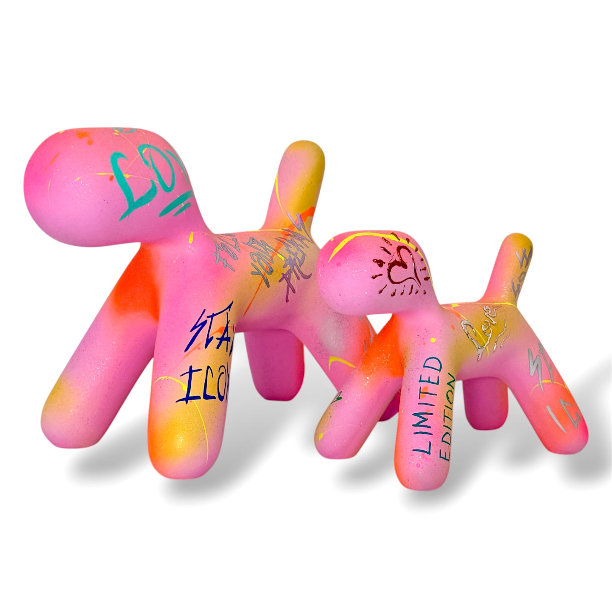Pembe Puppy Heykel Seti – Graffiti Pop Art Temalı 2’Li Soyut Köpek Heykeli