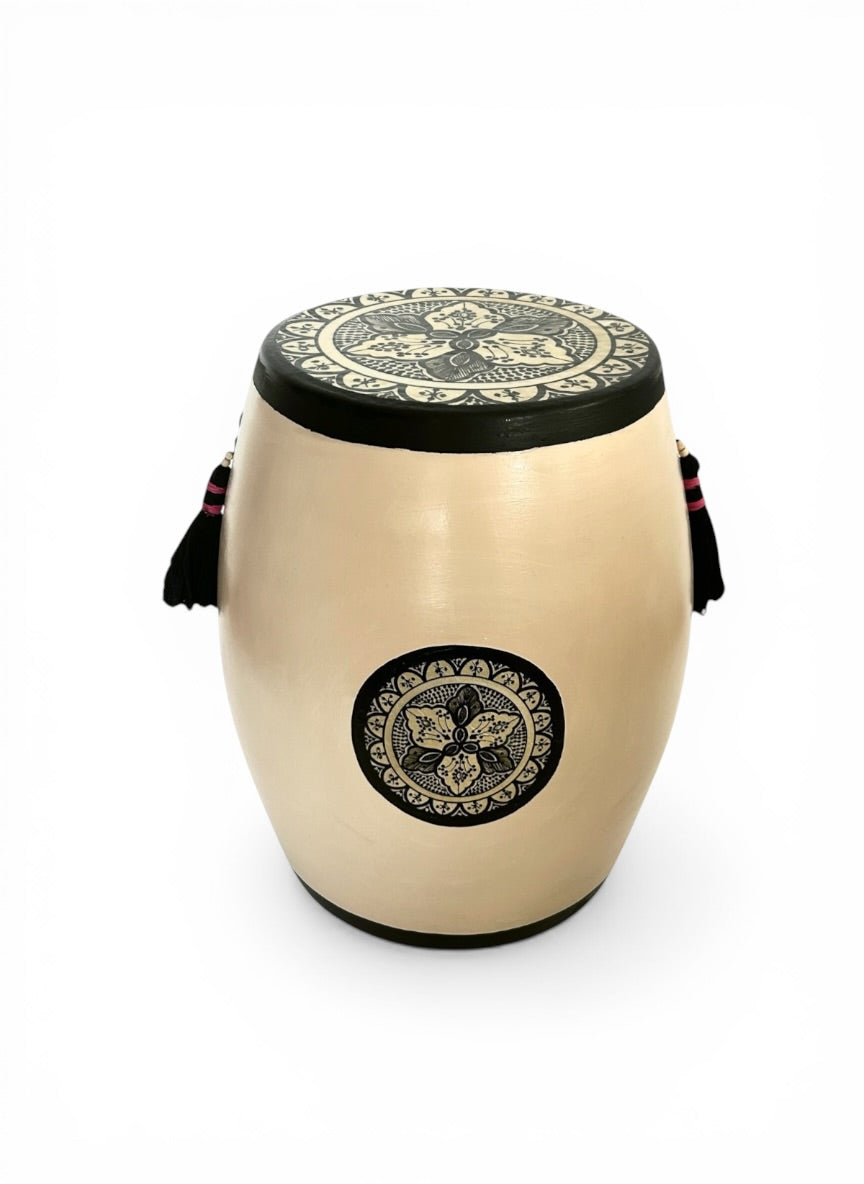 Siyah Püsküllü Seramik Sehpa/Tabure