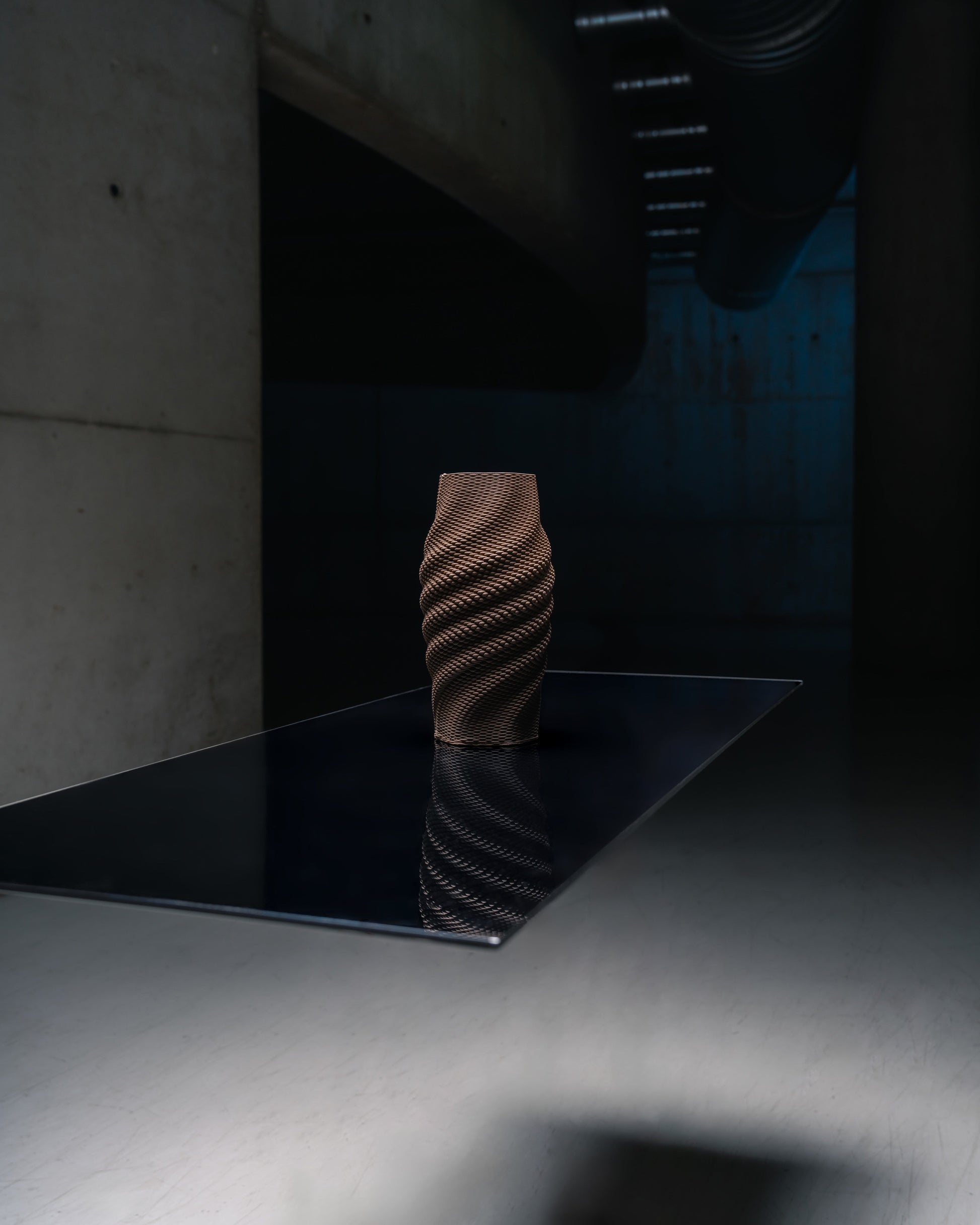 Puncta (Iii) Seramik Vazo-Vazo-Deramic Design-NowShopFun