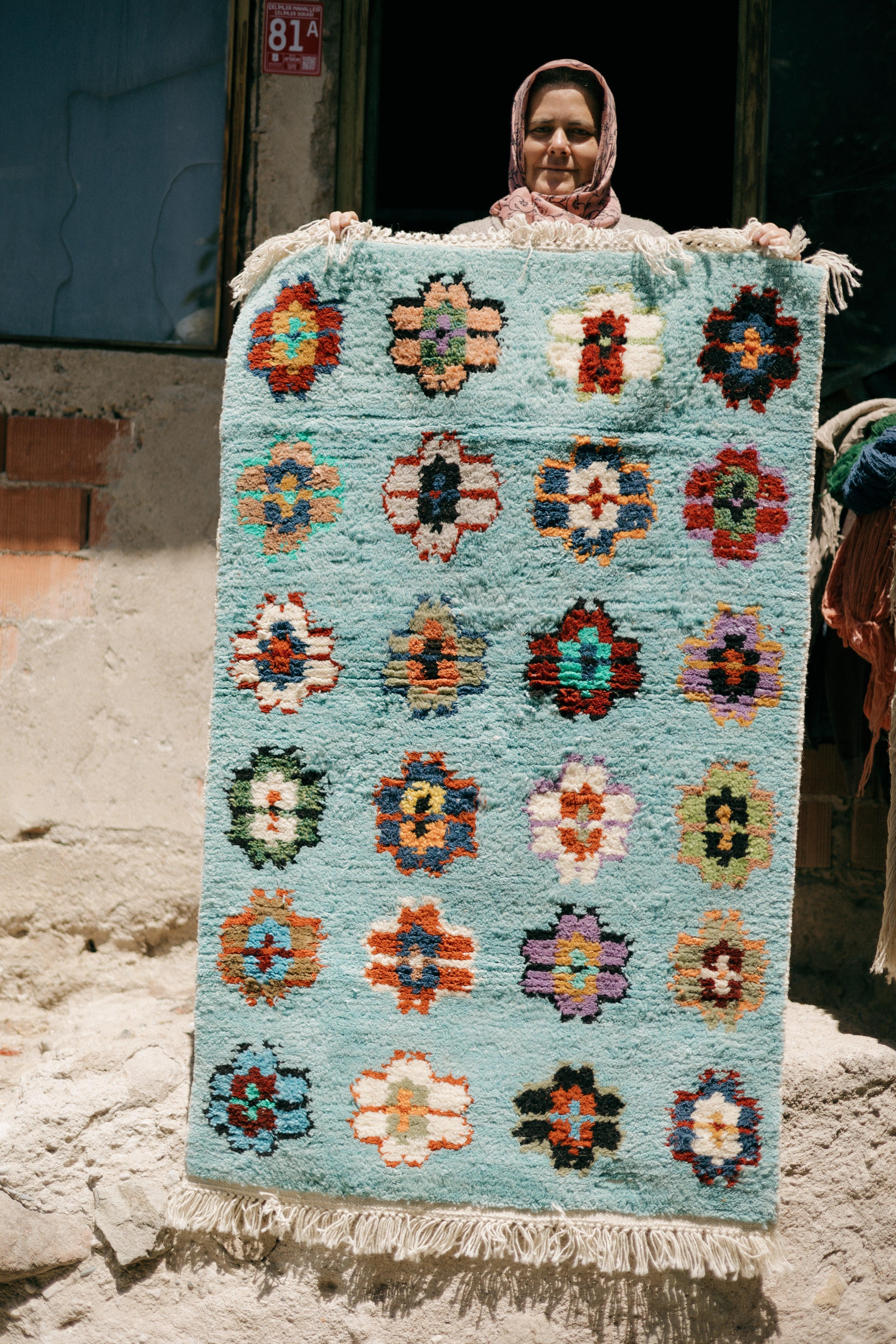 Flowers El Dokuma Tülü Halı