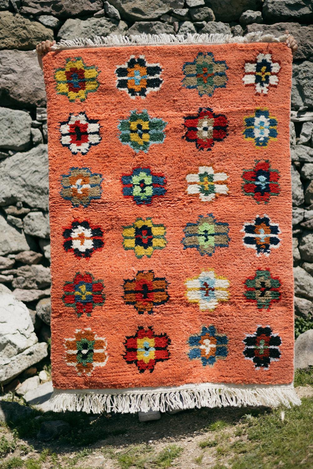 Flowers El Dokuma Tülü Halı