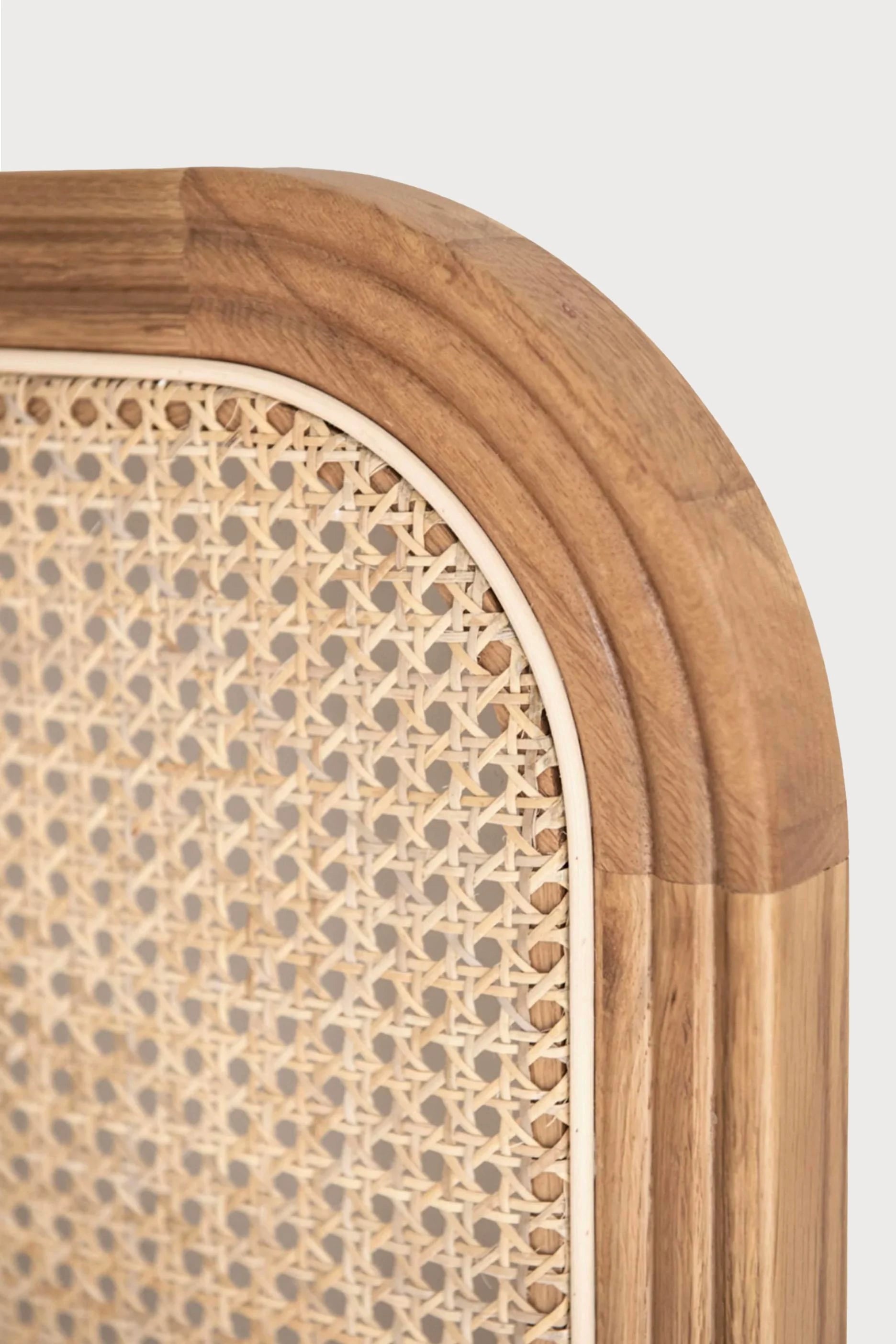 Rattan Elegance Başlık