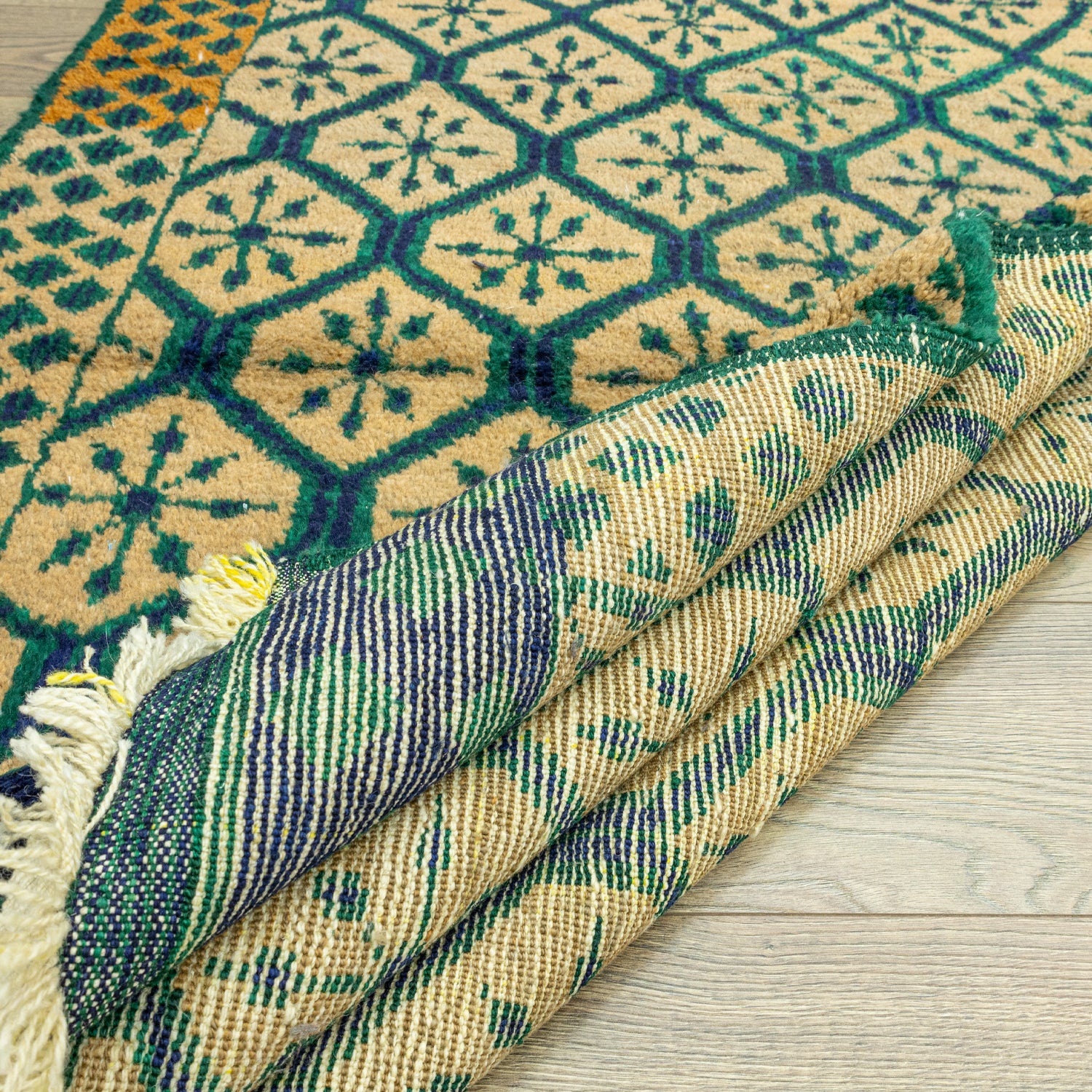 Razavi Geometrik Desenli Tülü Halı 120x178 cm
