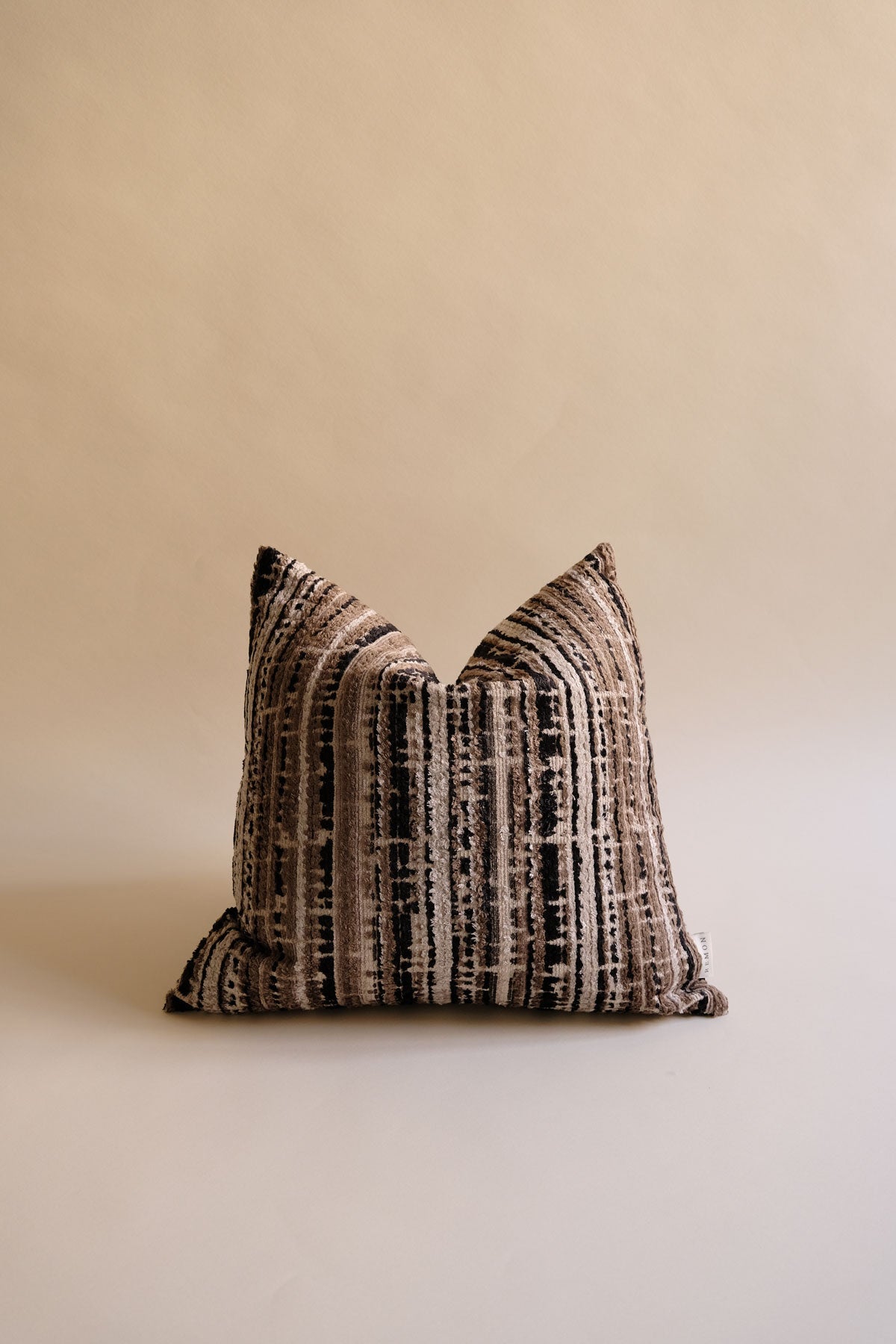 Rilvo Kuş Tüyü Kırlent-Kırlent-Remon-Siyah-40x60-NowShopFun