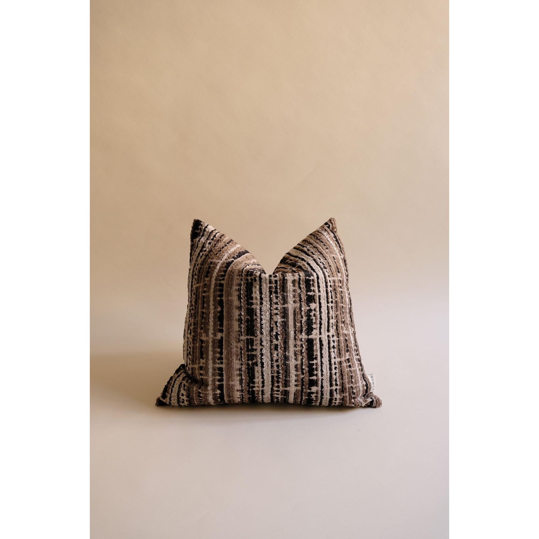 Rilvo Kuş Tüyü Kırlent-Kırlent-Remon-Siyah-40x60-NowShopFun