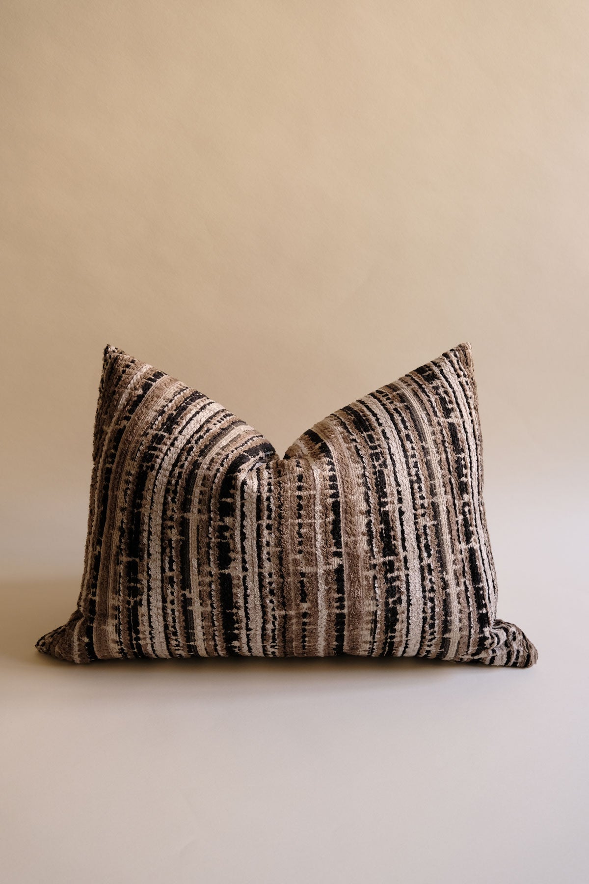 Rilvo Kuş Tüyü Kırlent-Kırlent-Remon-Siyah-40x60-NowShopFun