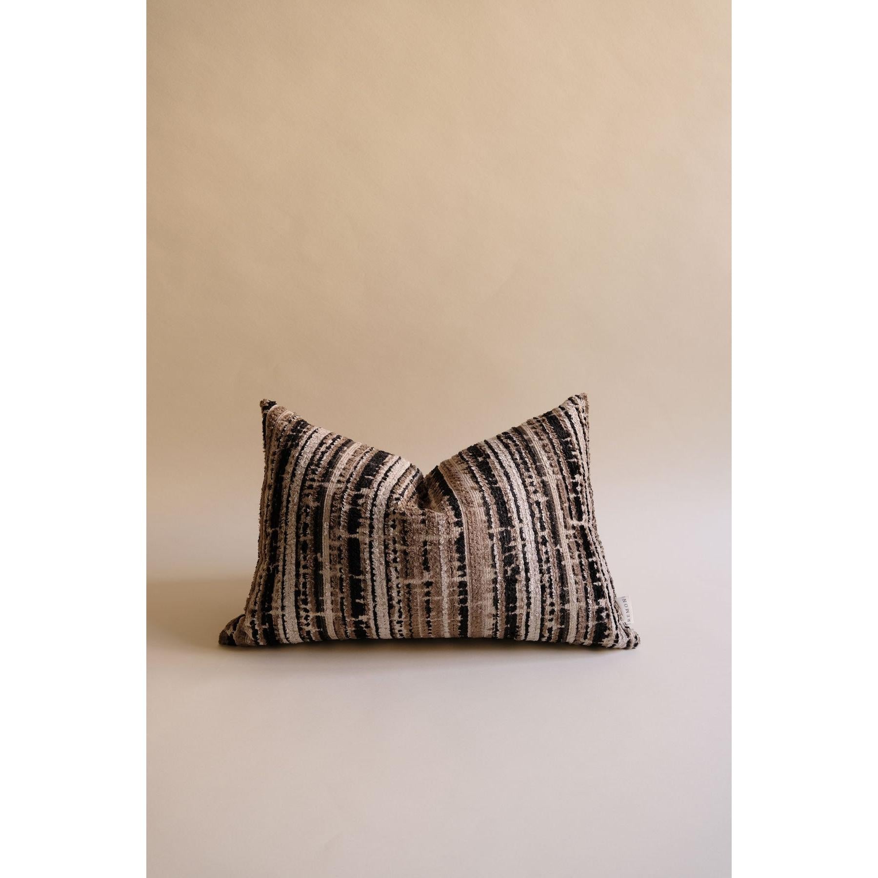 Rilvo Kuş Tüyü Kırlent-Kırlent-Remon-Siyah-40x60-NowShopFun