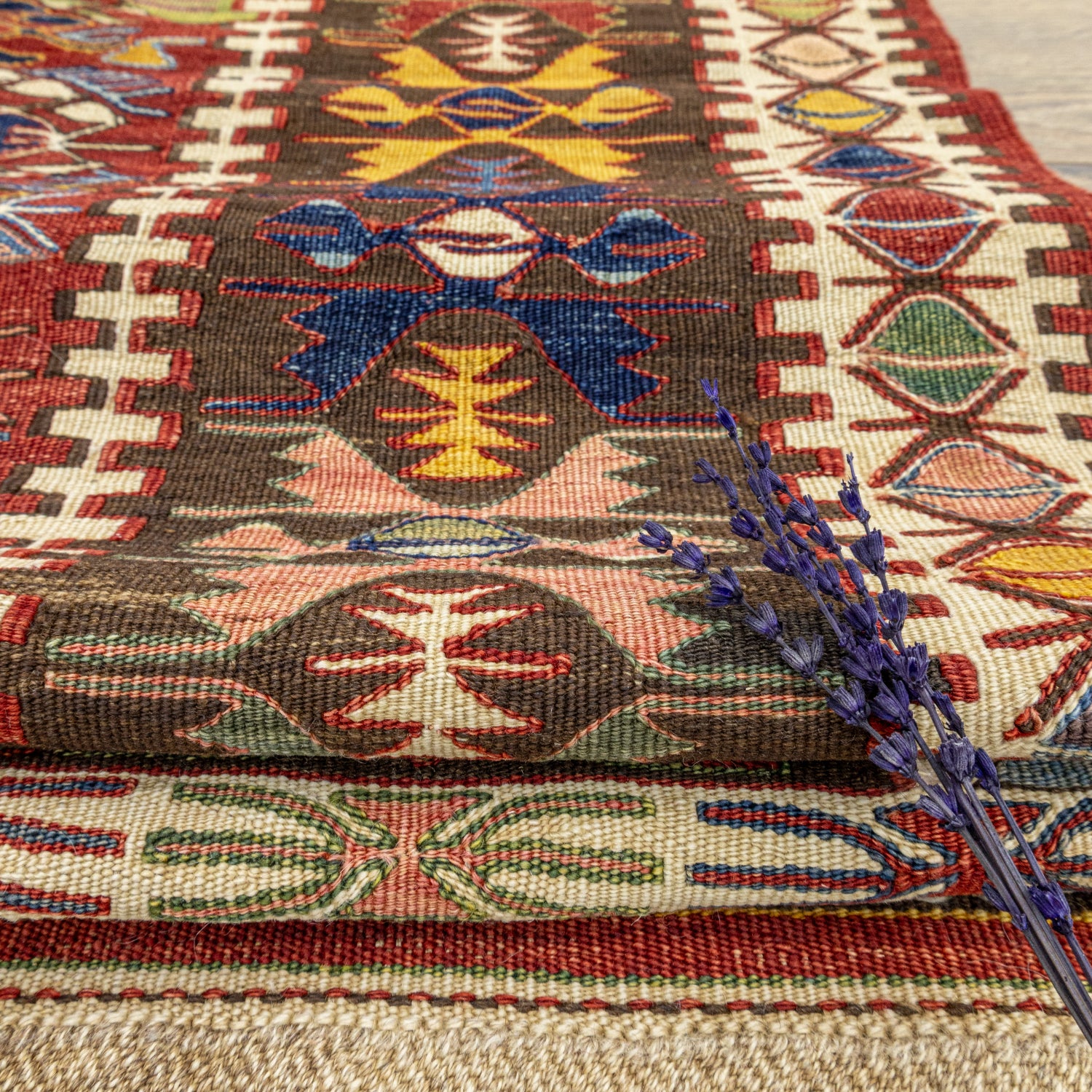 Rinat Etnik Tasarımlı Nuzumla Kilim 149x187 cm-Kilim-Soho Antiq-NowShopFun