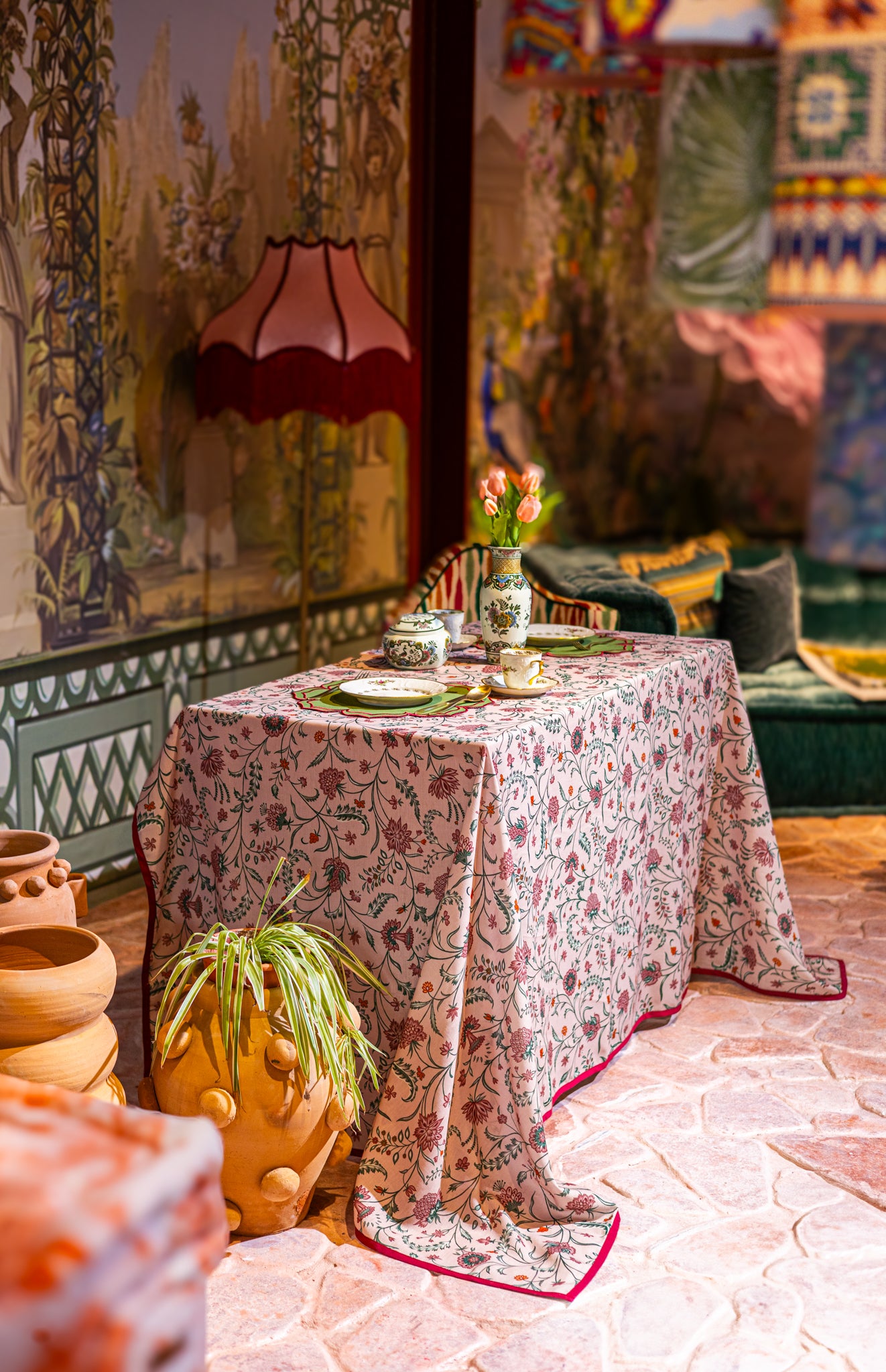 Rosalind Masa Örtüsü