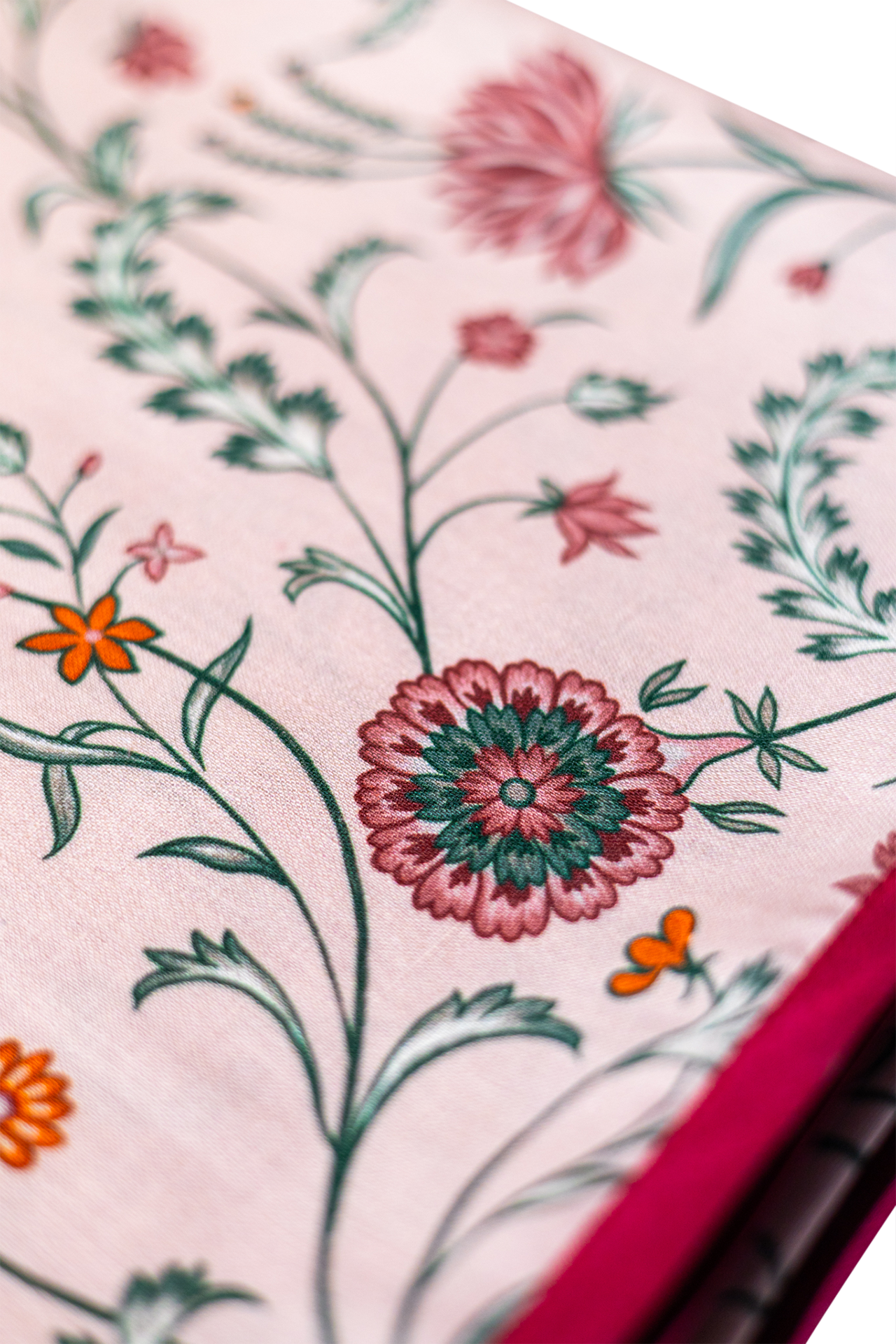 Rosalind Masa Örtüsü