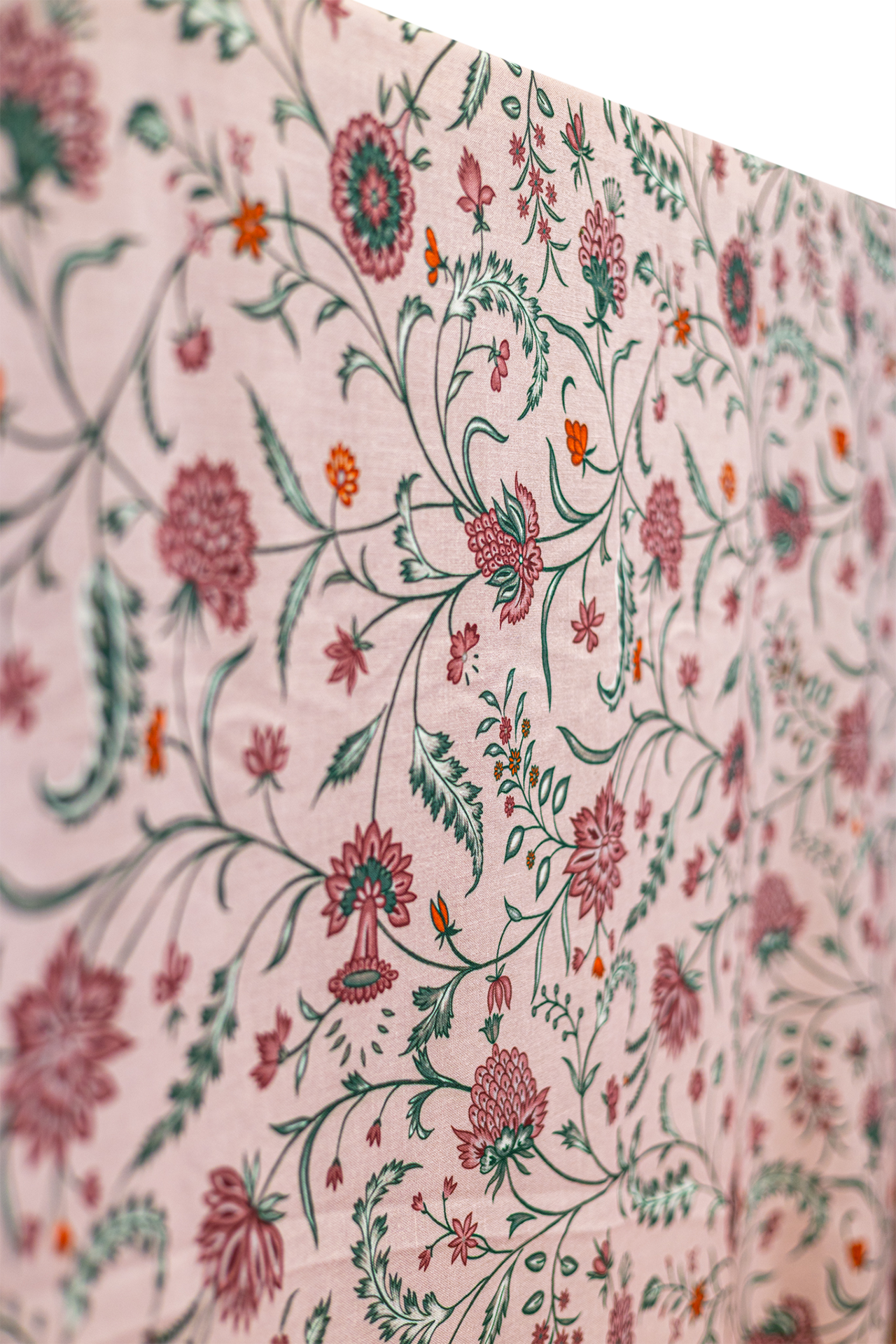 Rosalind Masa Örtüsü