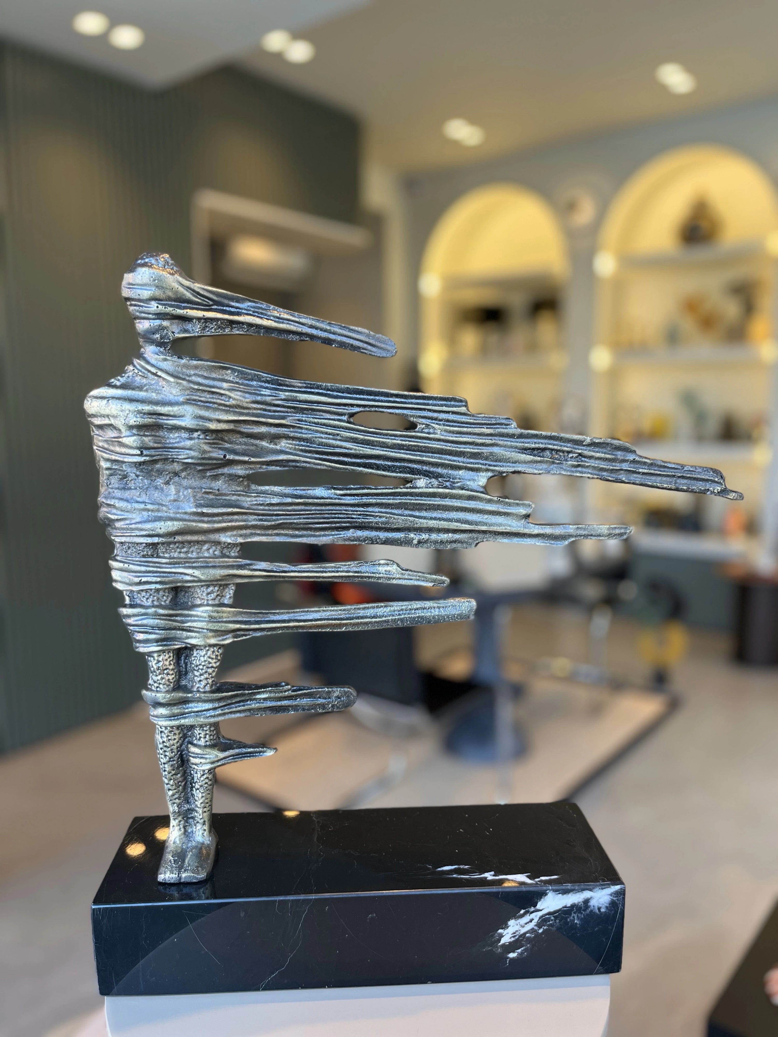 Rüzgar Kadın Heykel