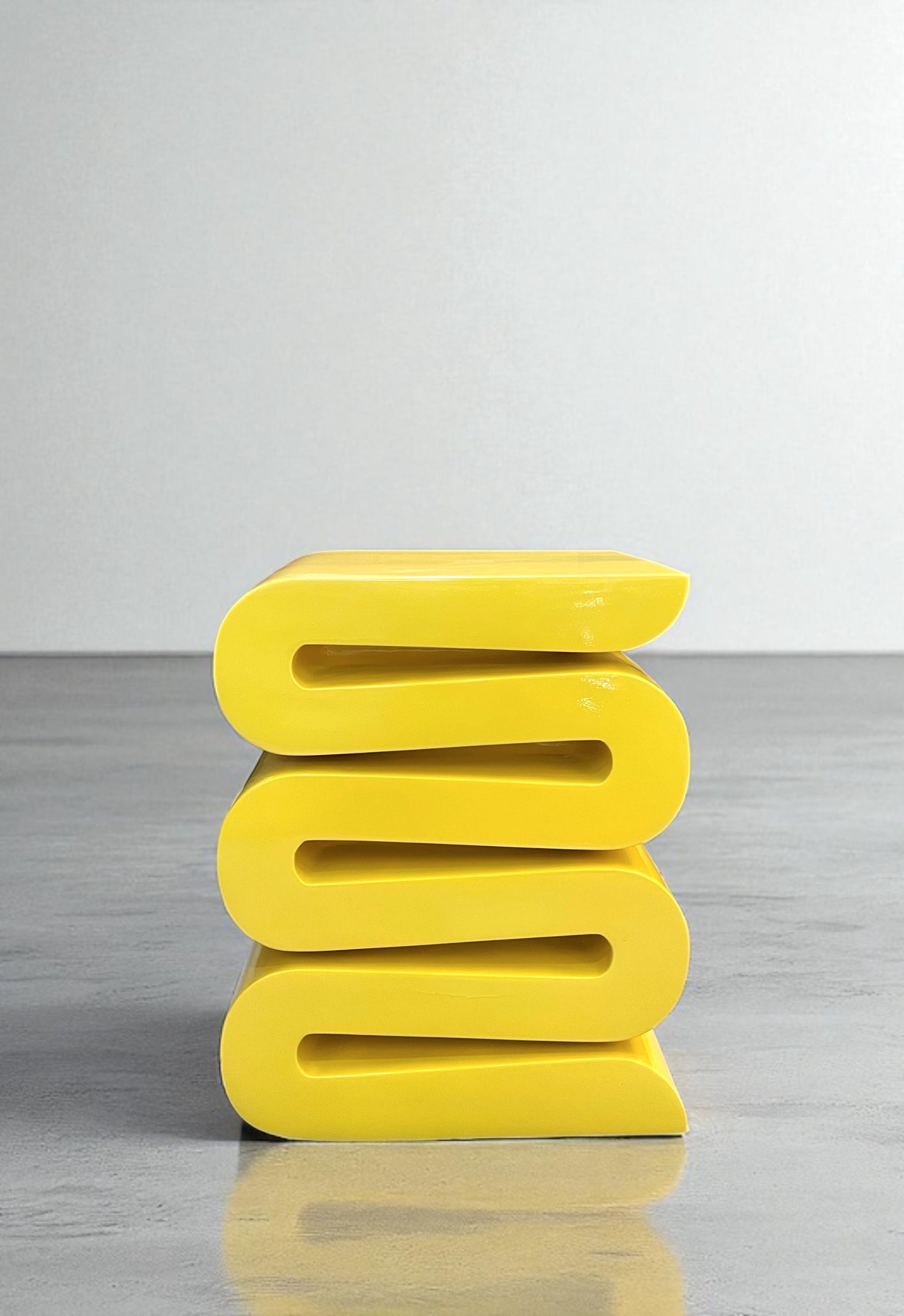 S Stool Yan Sehpa