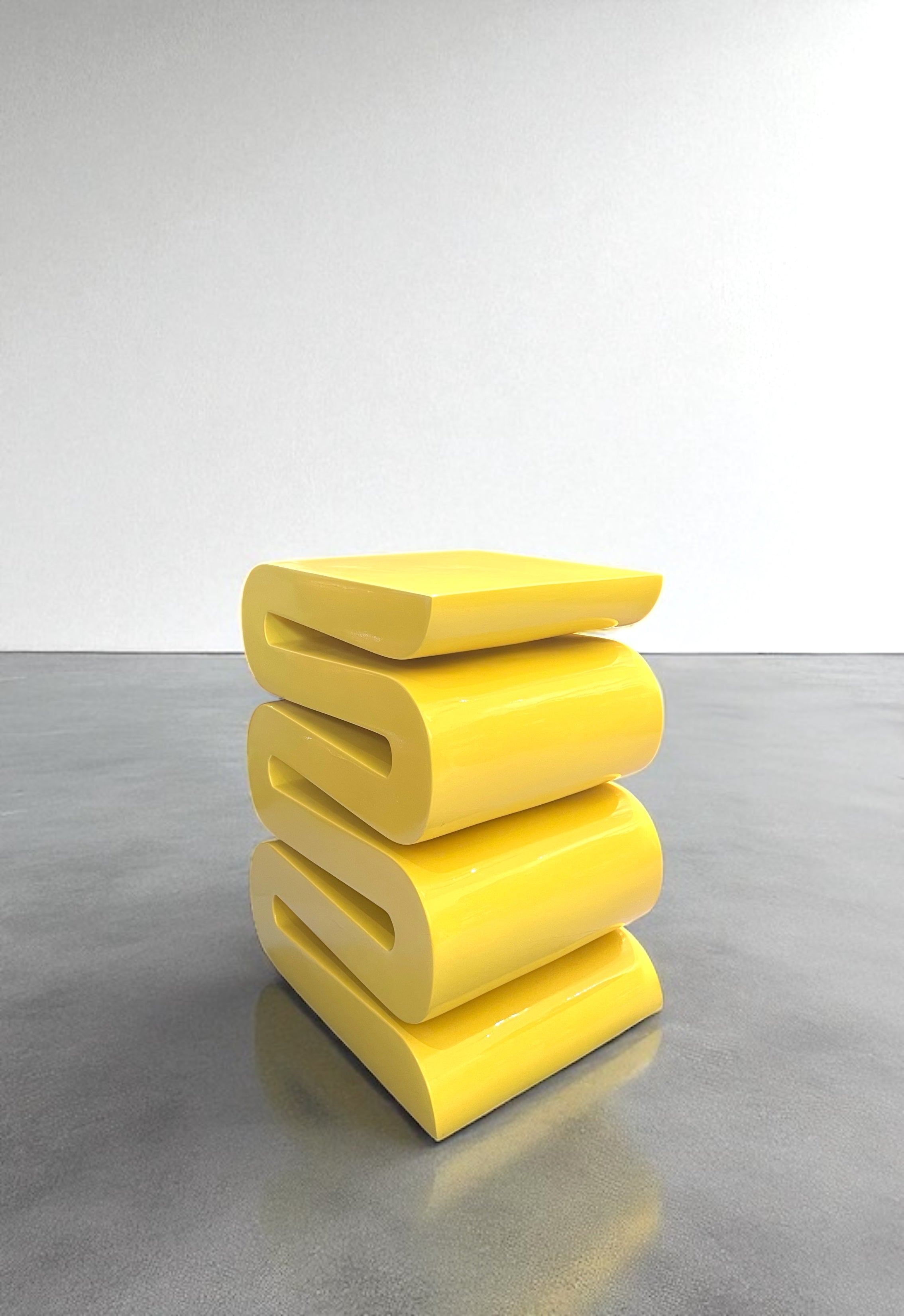 S Stool Yan Sehpa