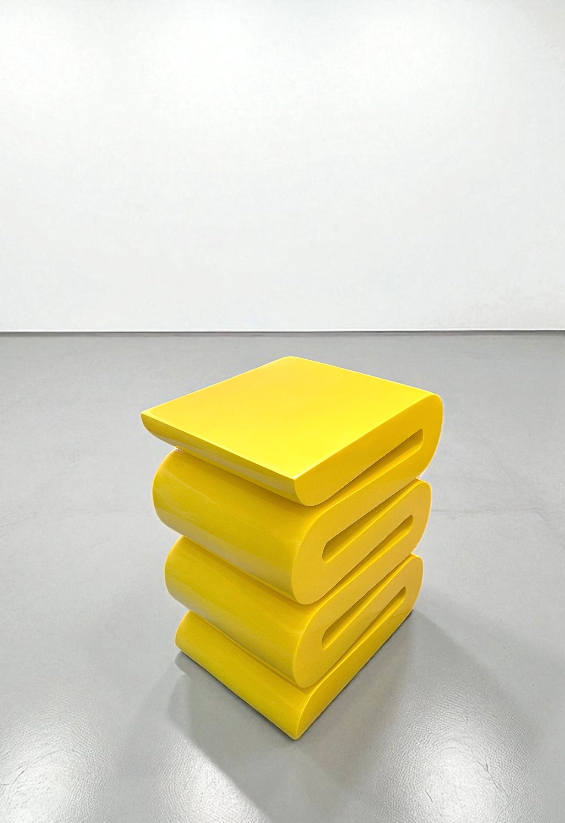 S Stool Yan Sehpa