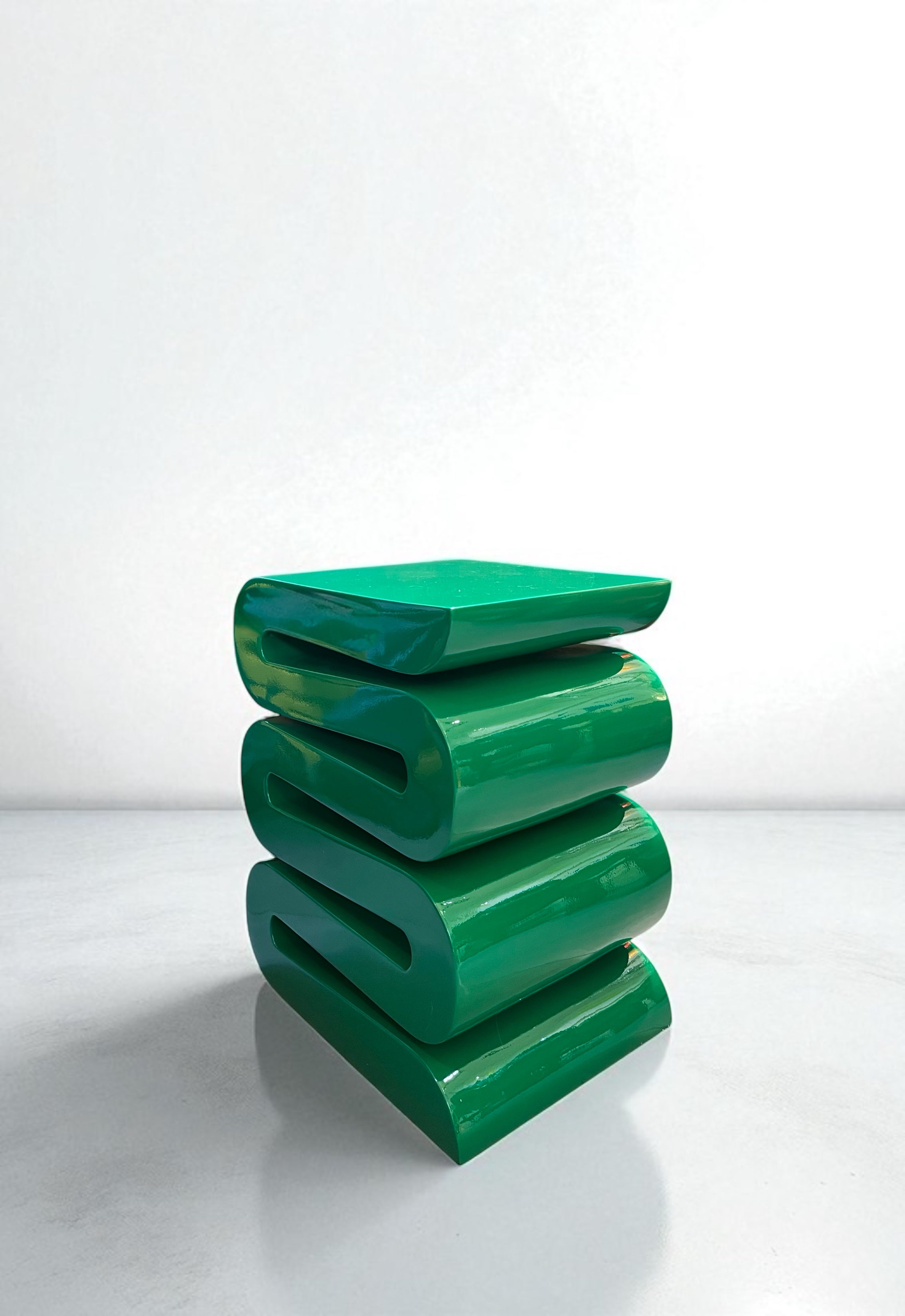 S Stool Yan Sehpa