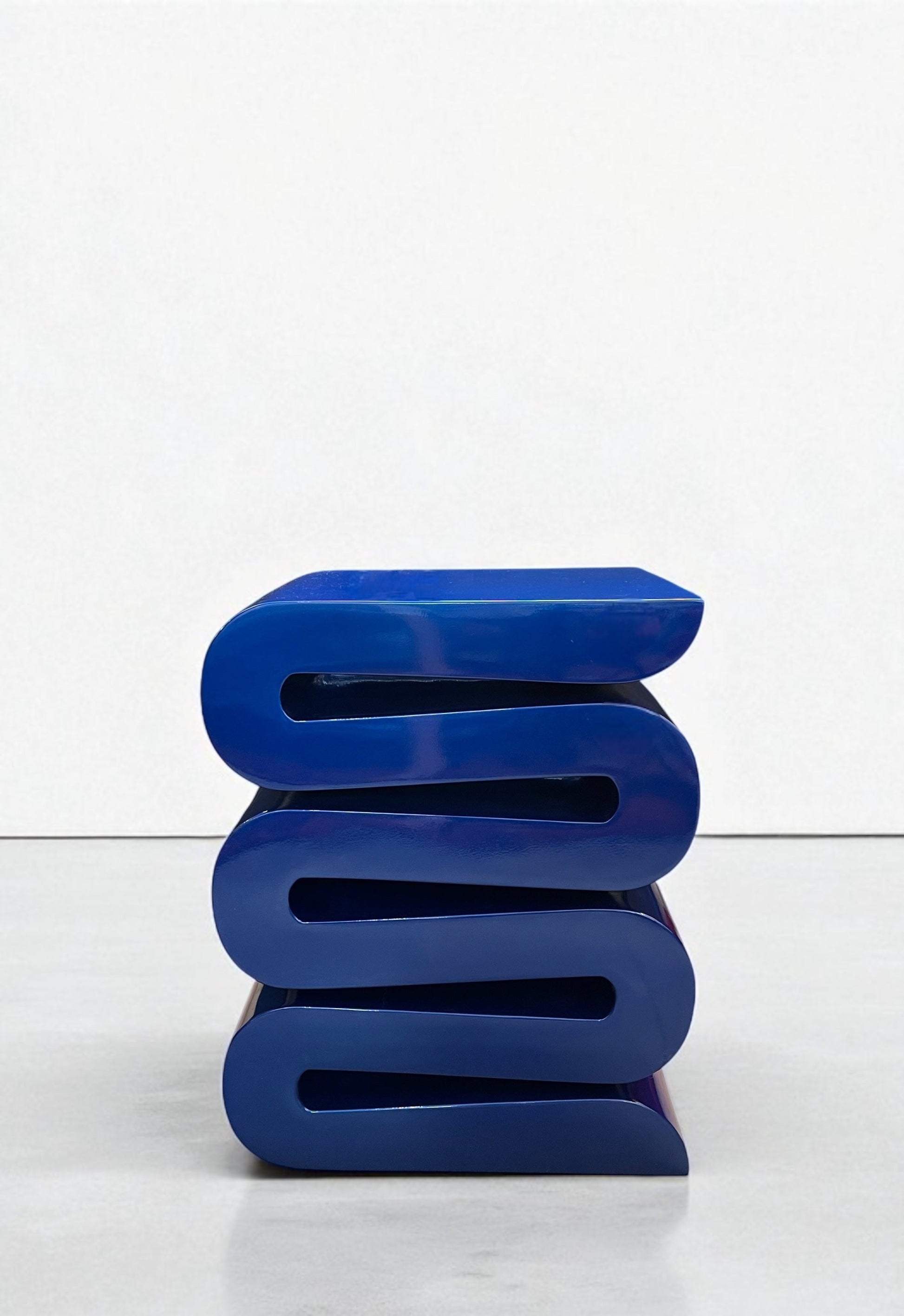 S Stool Yan Sehpa