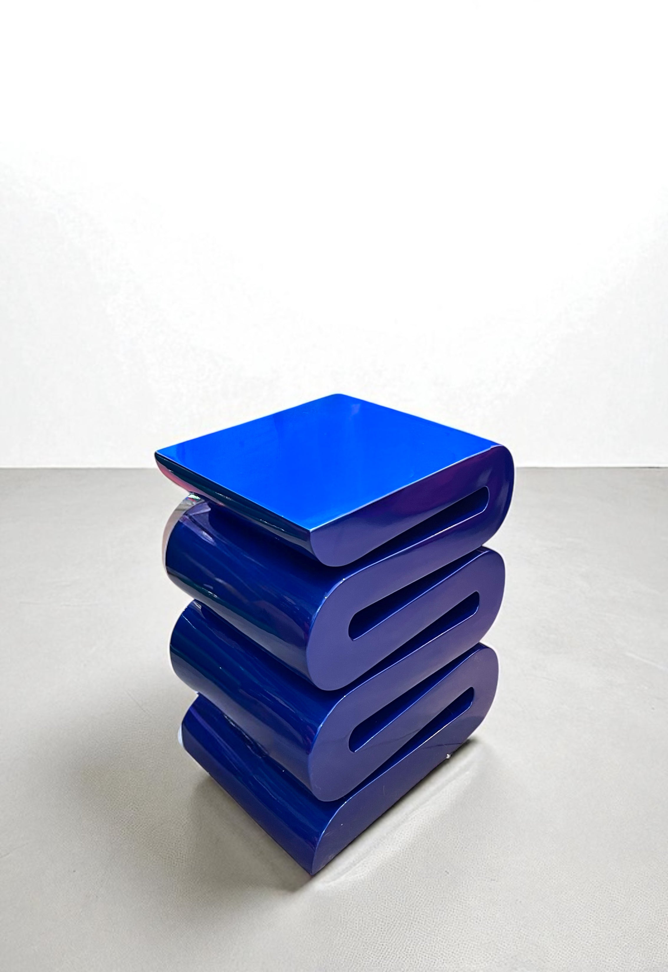 S Stool Yan Sehpa