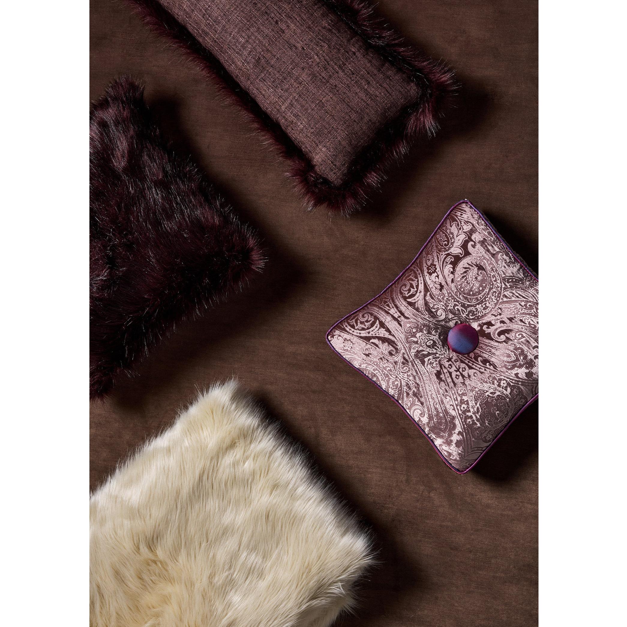 Şal Desenli Mürdüm İpek Kadife Kare Kırlent