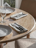 Sculpt Lüks Tasarım Yuvarlak Traverten Yemek Masası