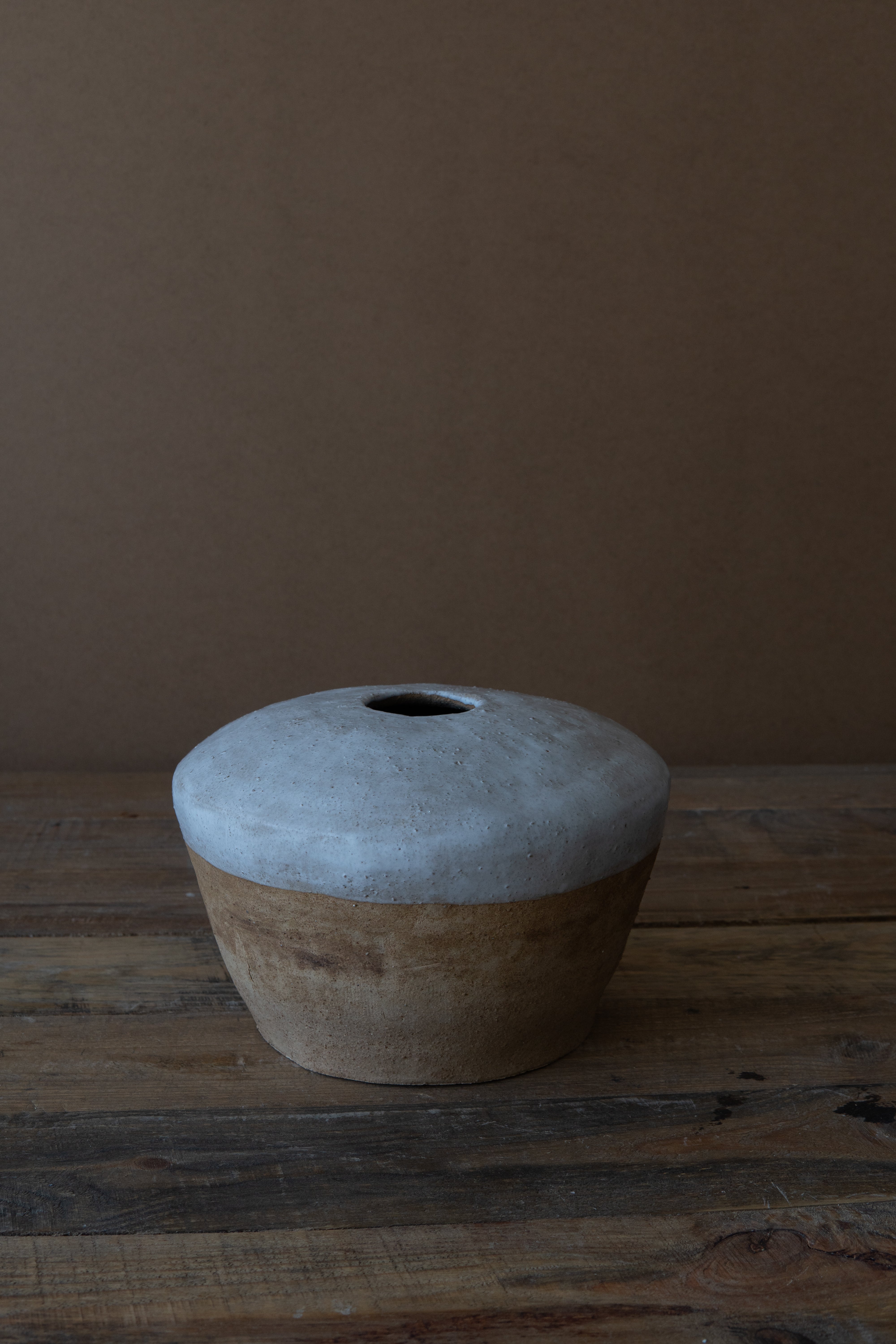 Seramik Beyaz Mat Sır Dokulu Stoneware Vazo