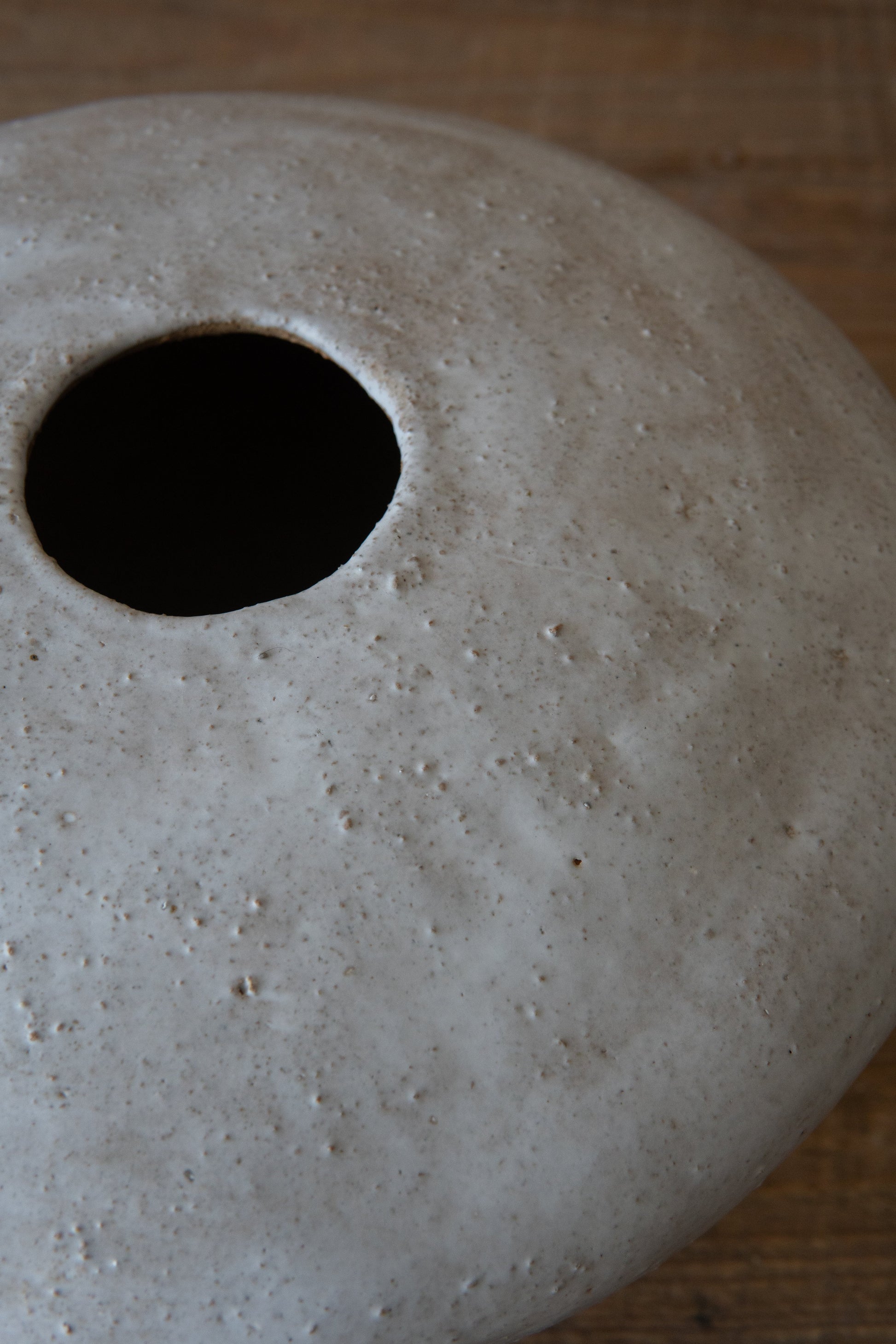 Seramik Beyaz Mat Sır Dokulu Stoneware Vazo