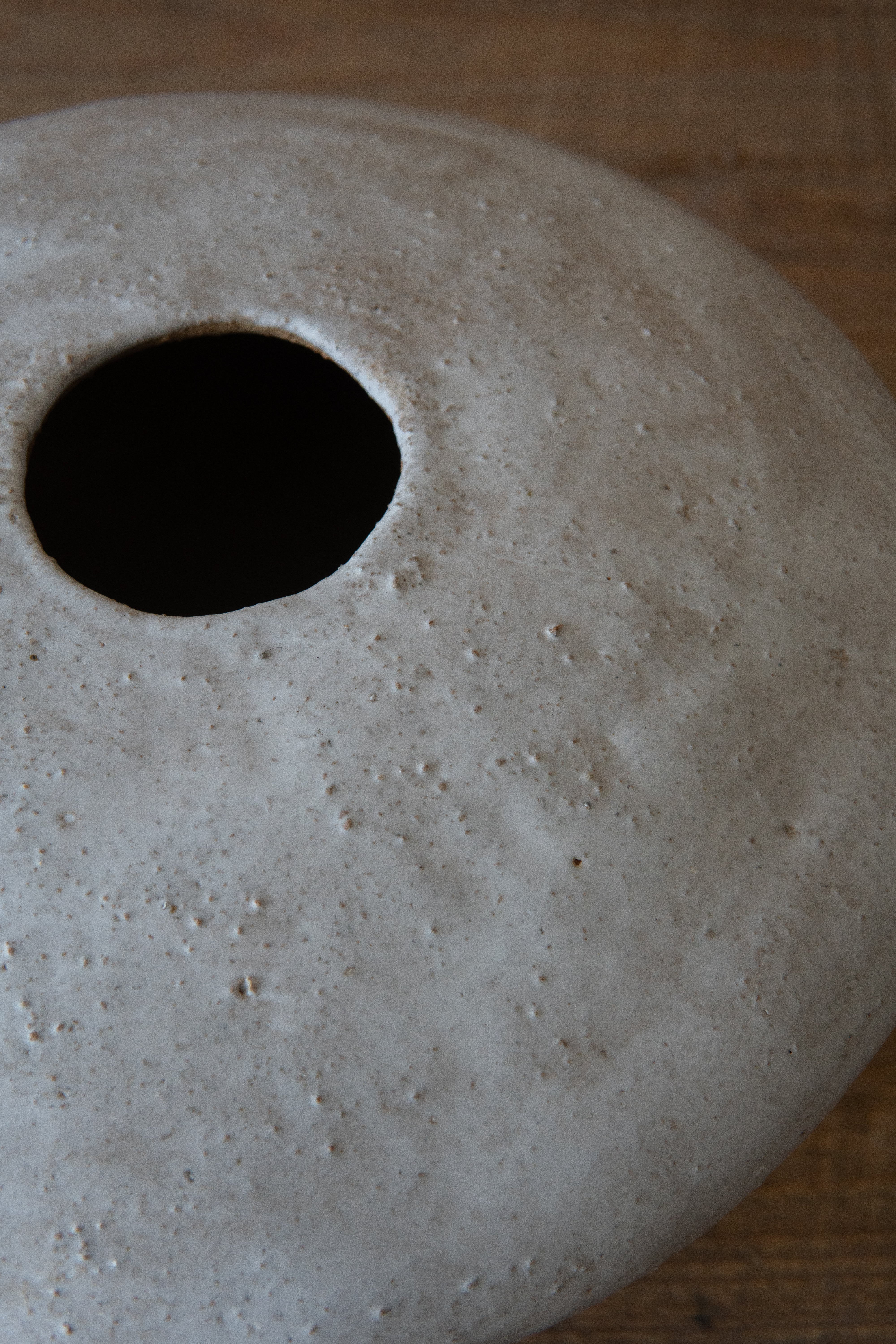 Seramik Beyaz Mat Sır Dokulu Stoneware Vazo