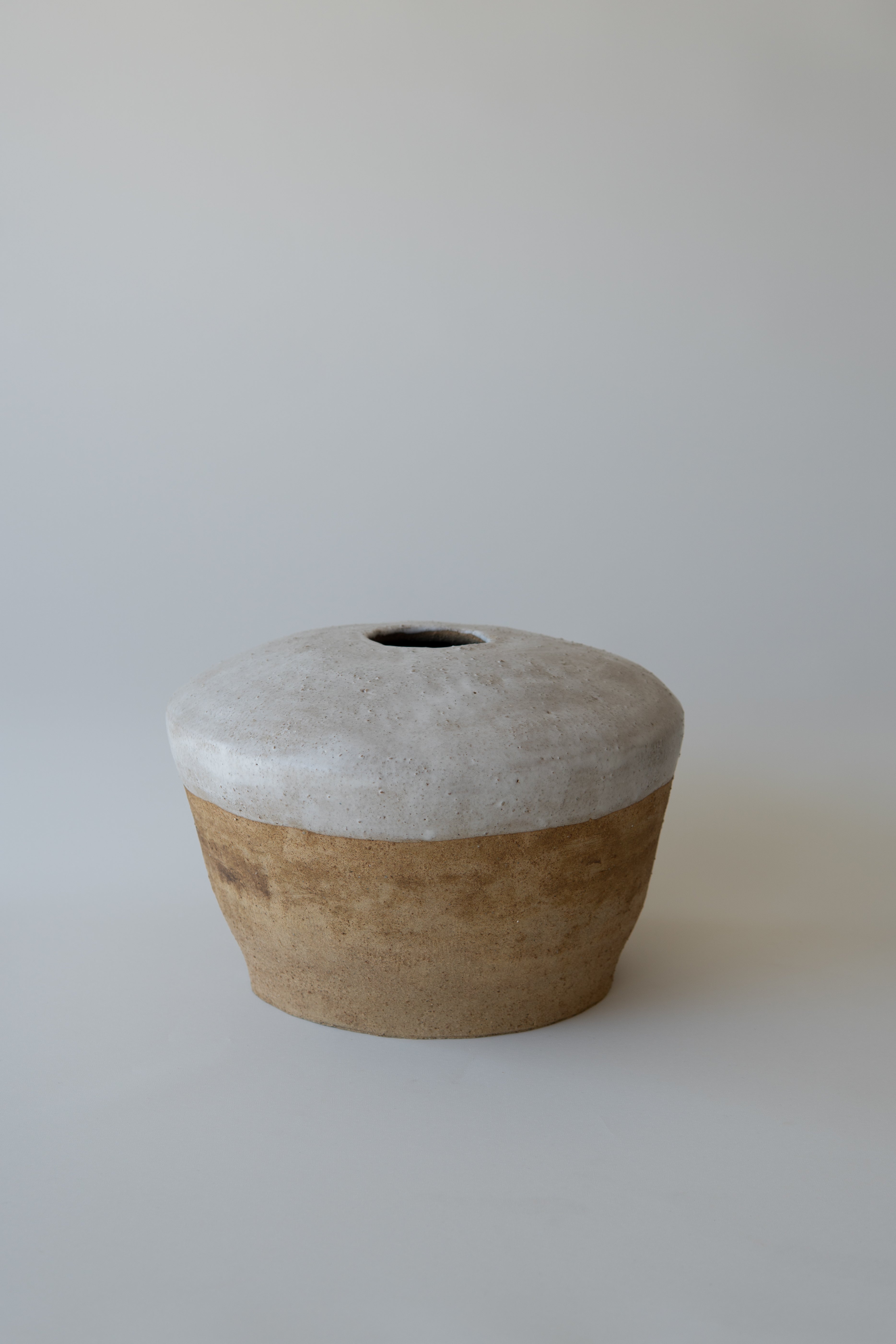 Seramik Beyaz Mat Sır Dokulu Stoneware Vazo