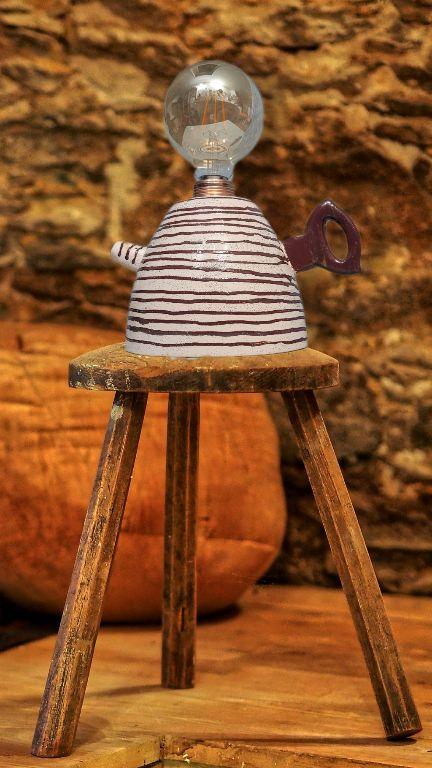 Çaydanlık Formlu Kahverengi Çizgili Abajur