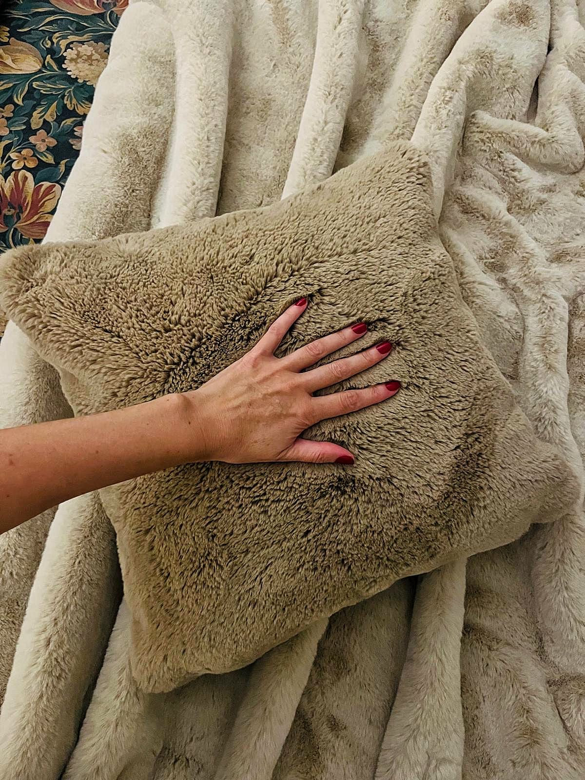 Seth Suni Kürk Kırlent Kılıfı