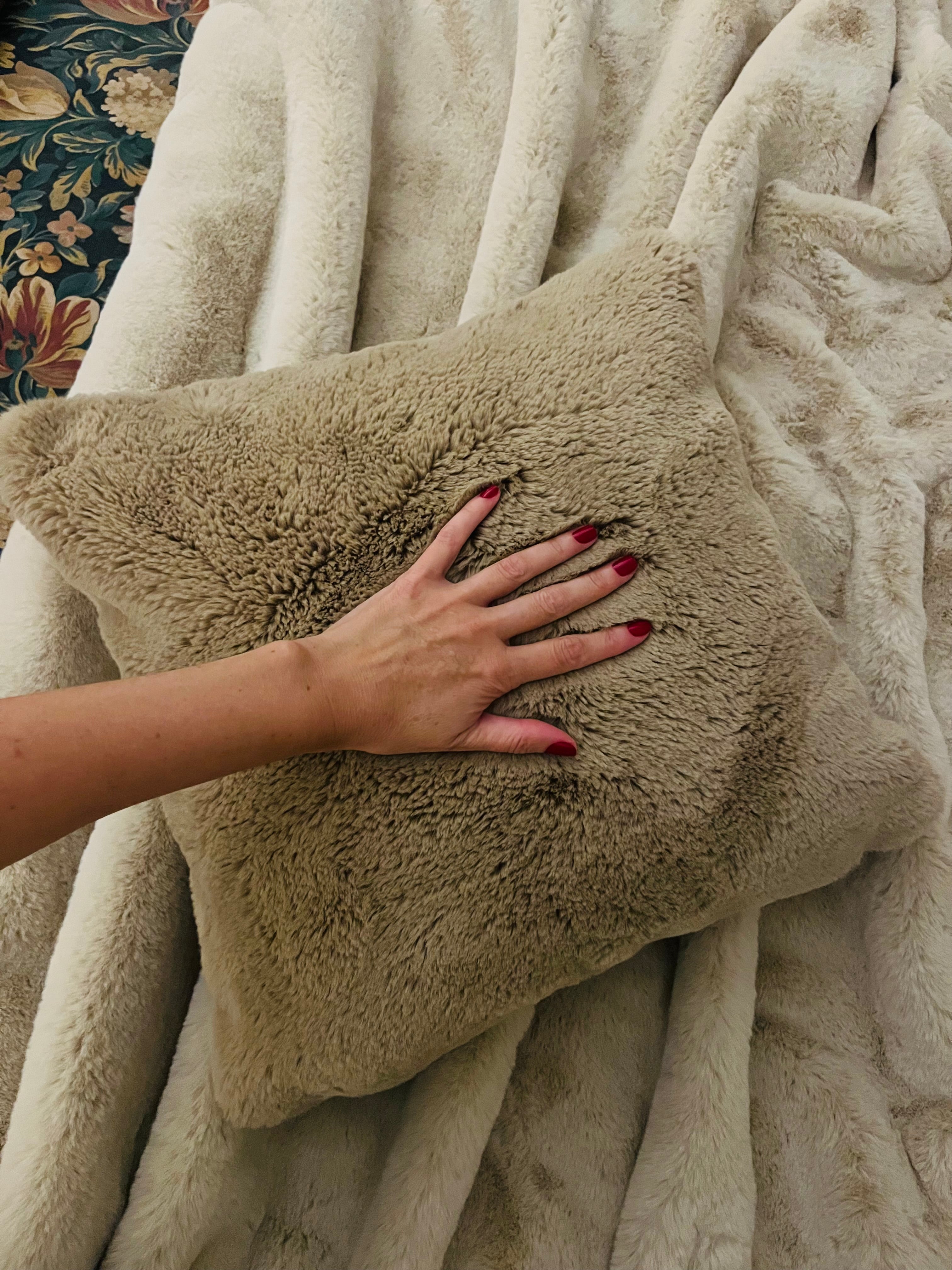 Seth Suni Kürk Kırlent Kılıfı