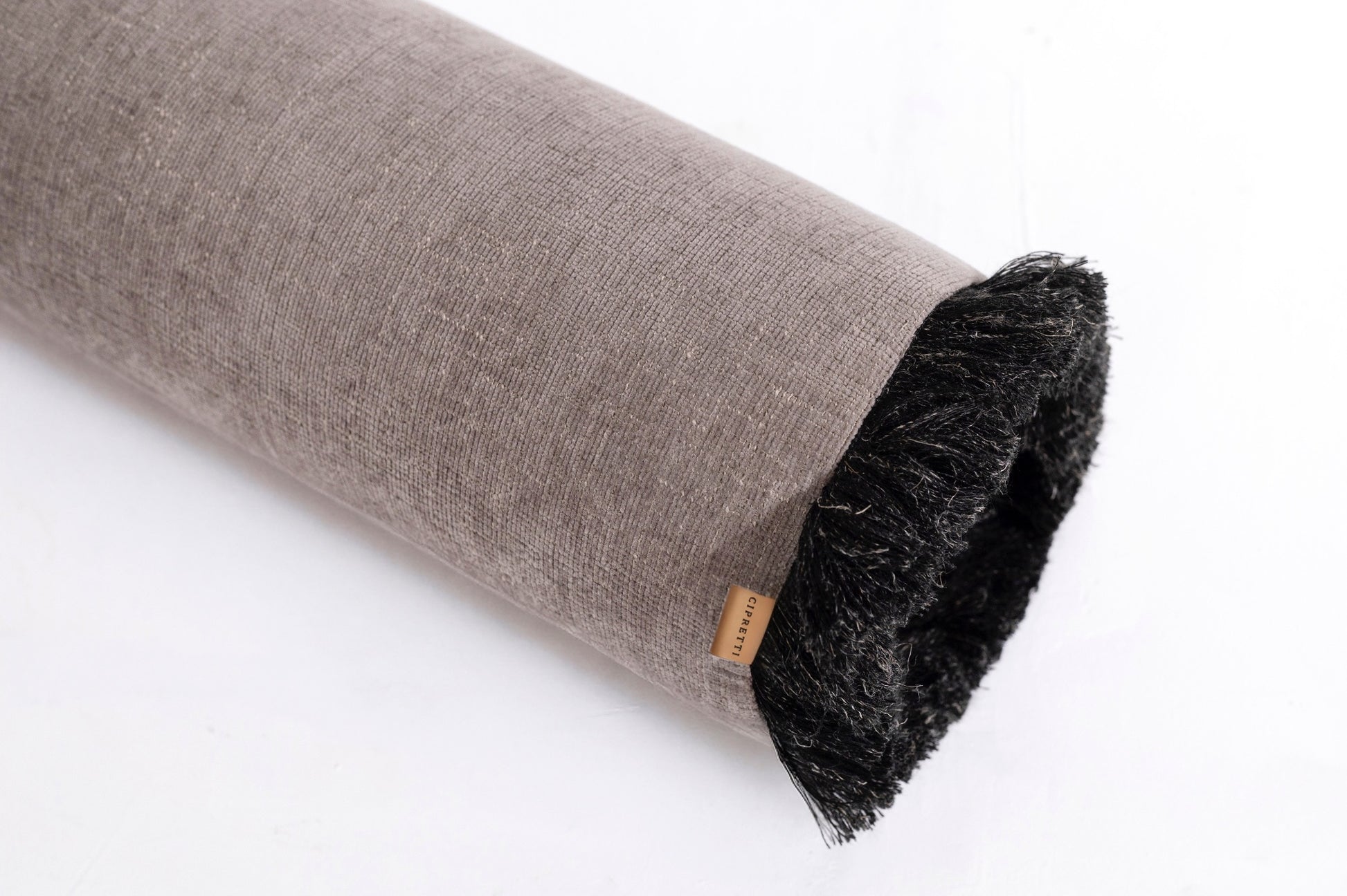 Siyah Kenar Detaylı Gri Şönil Silindir Kırlent