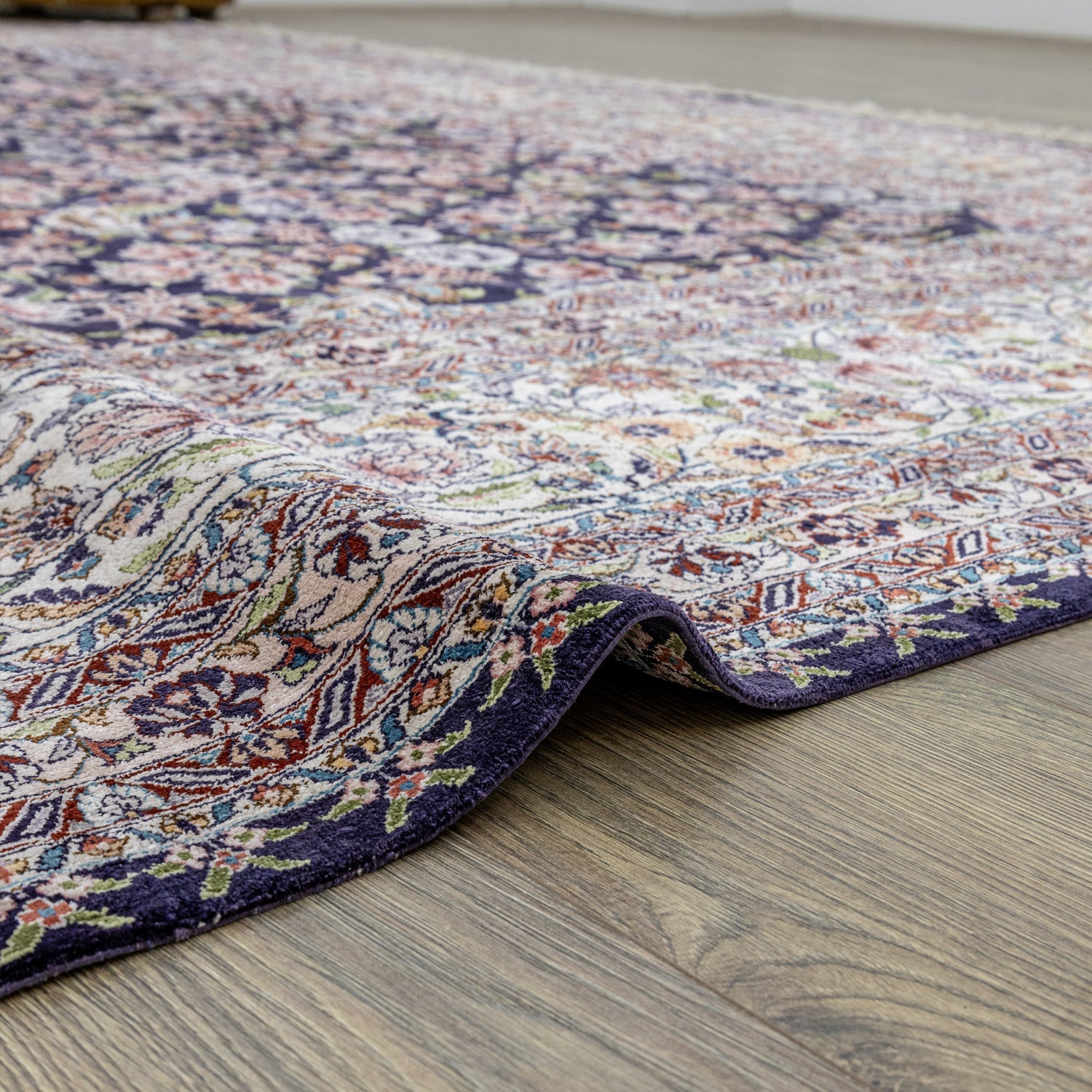 Sariya Serpme Çiçek Motifli İpek Halı 277X359 Cm