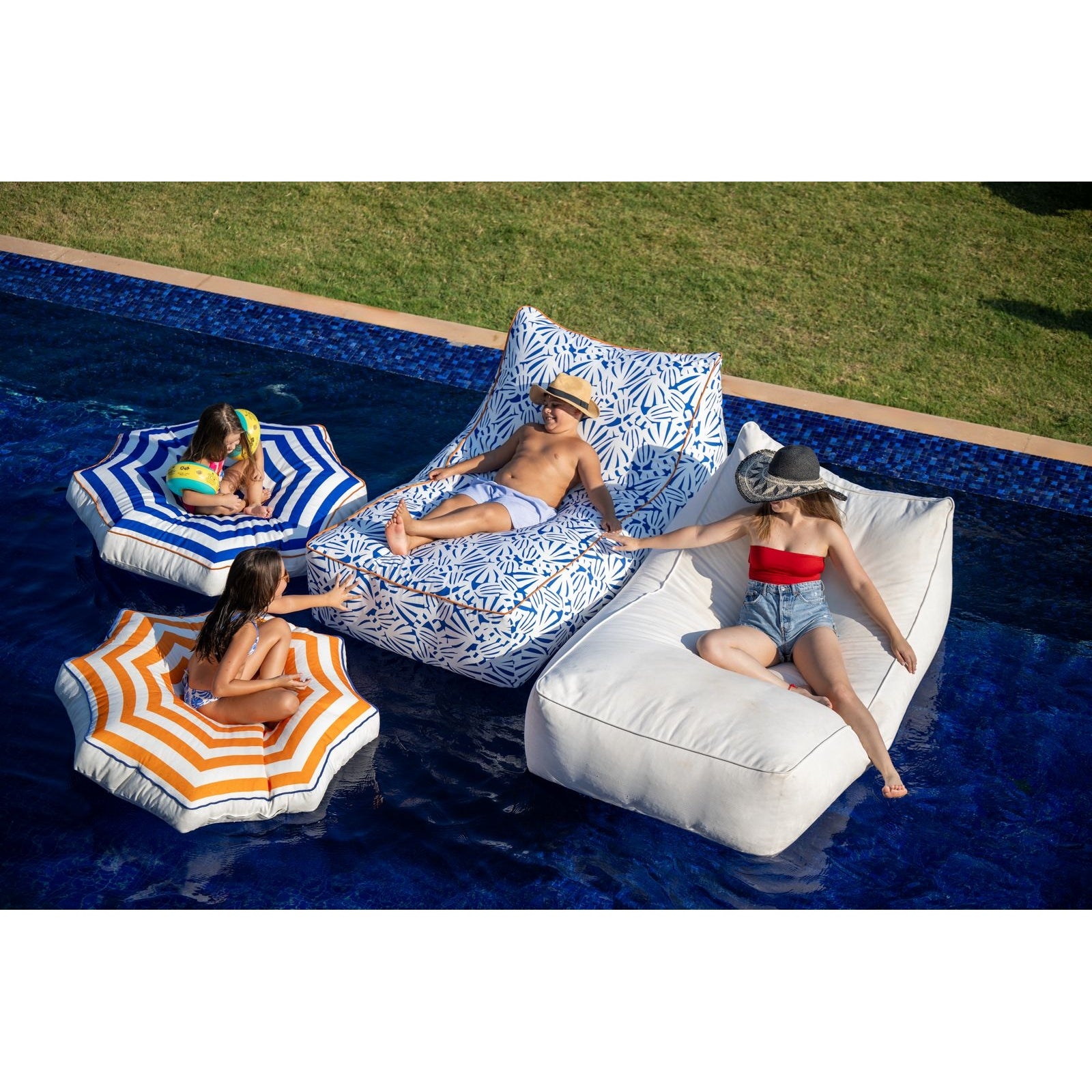 Sun Umbrella Havuz Pufu | 130×130×20 cm Dış Mekan Yüzen Minder